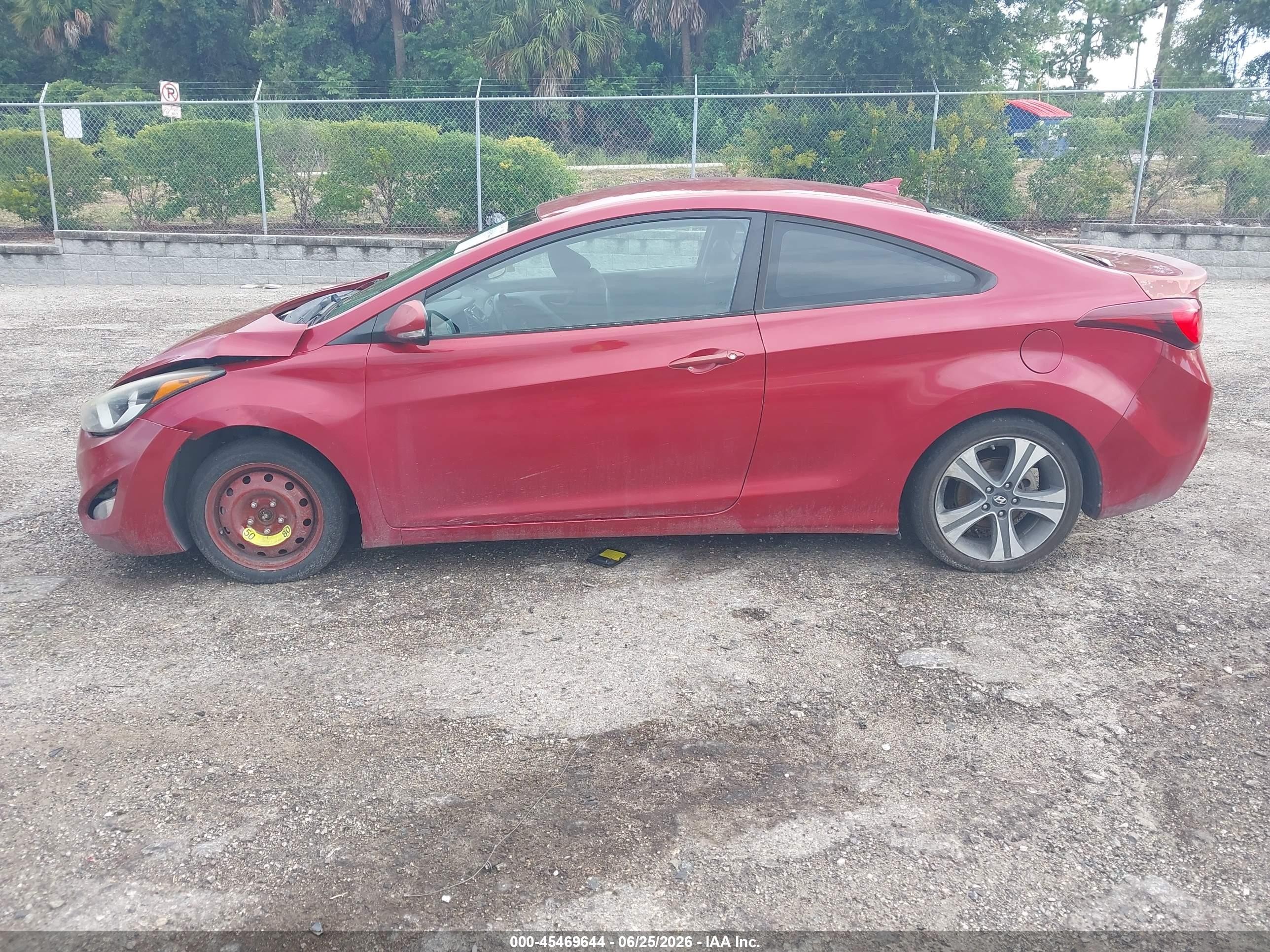 2014 Hyundai Elantra   Red vin: KMHDH6AH2EU028895