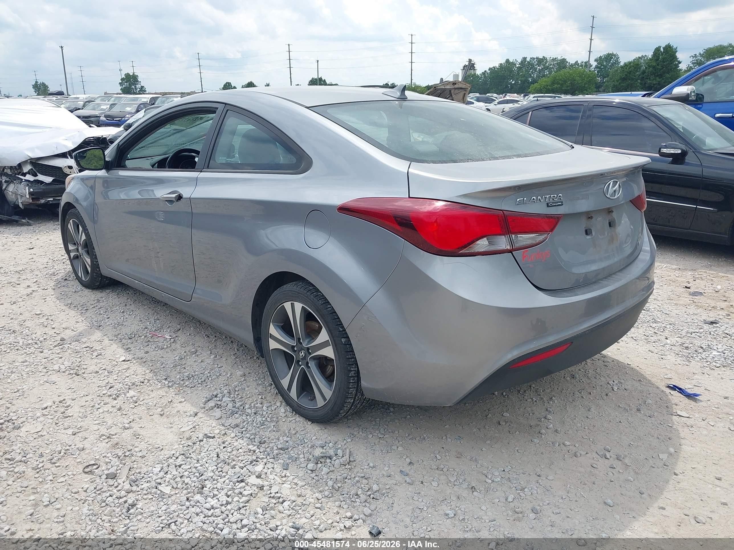 2014 Hyundai Elantra Silver vin: KMHDH6AH3EU028310