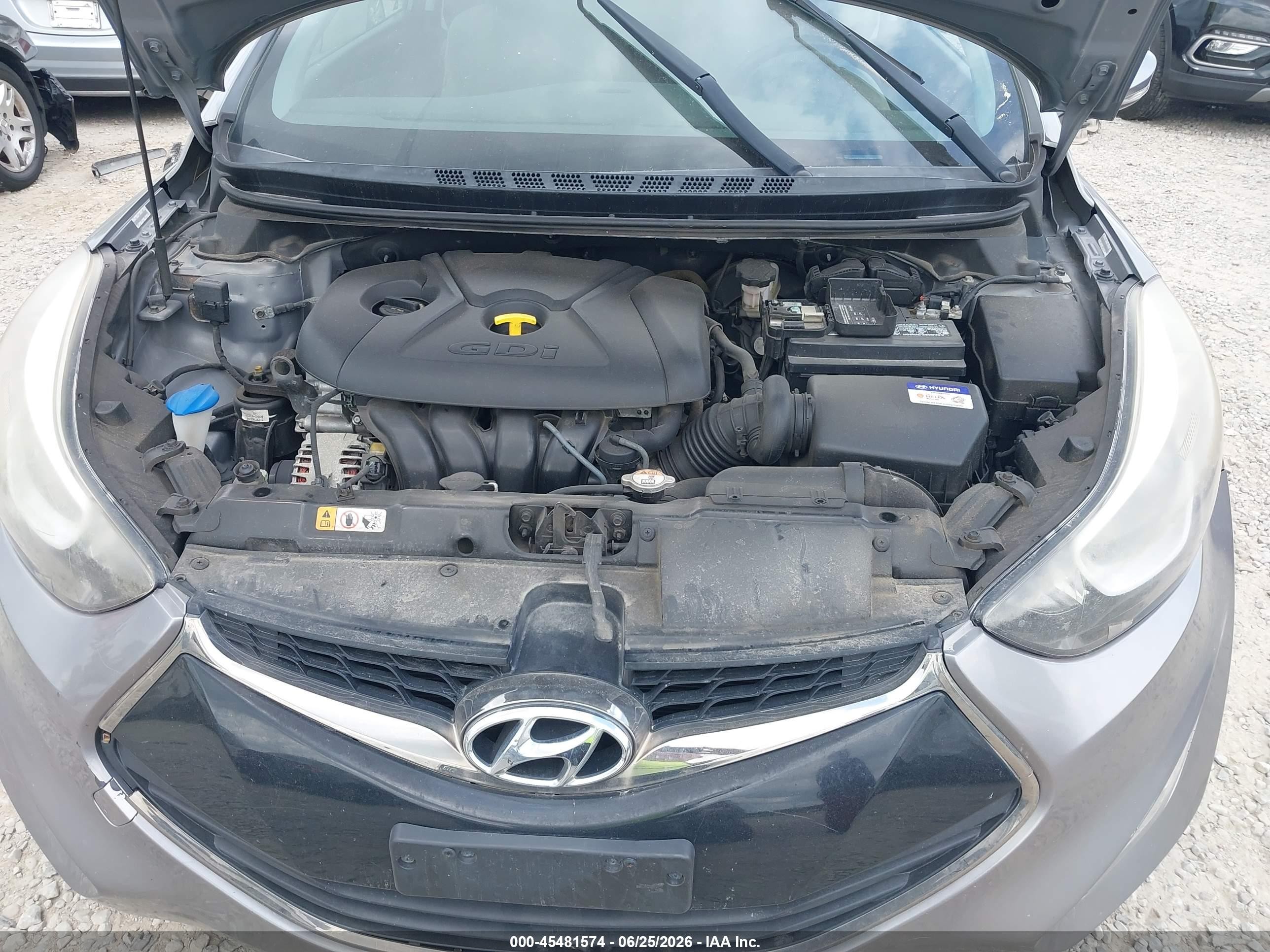 2014 Hyundai Elantra Silver vin: KMHDH6AH3EU028310