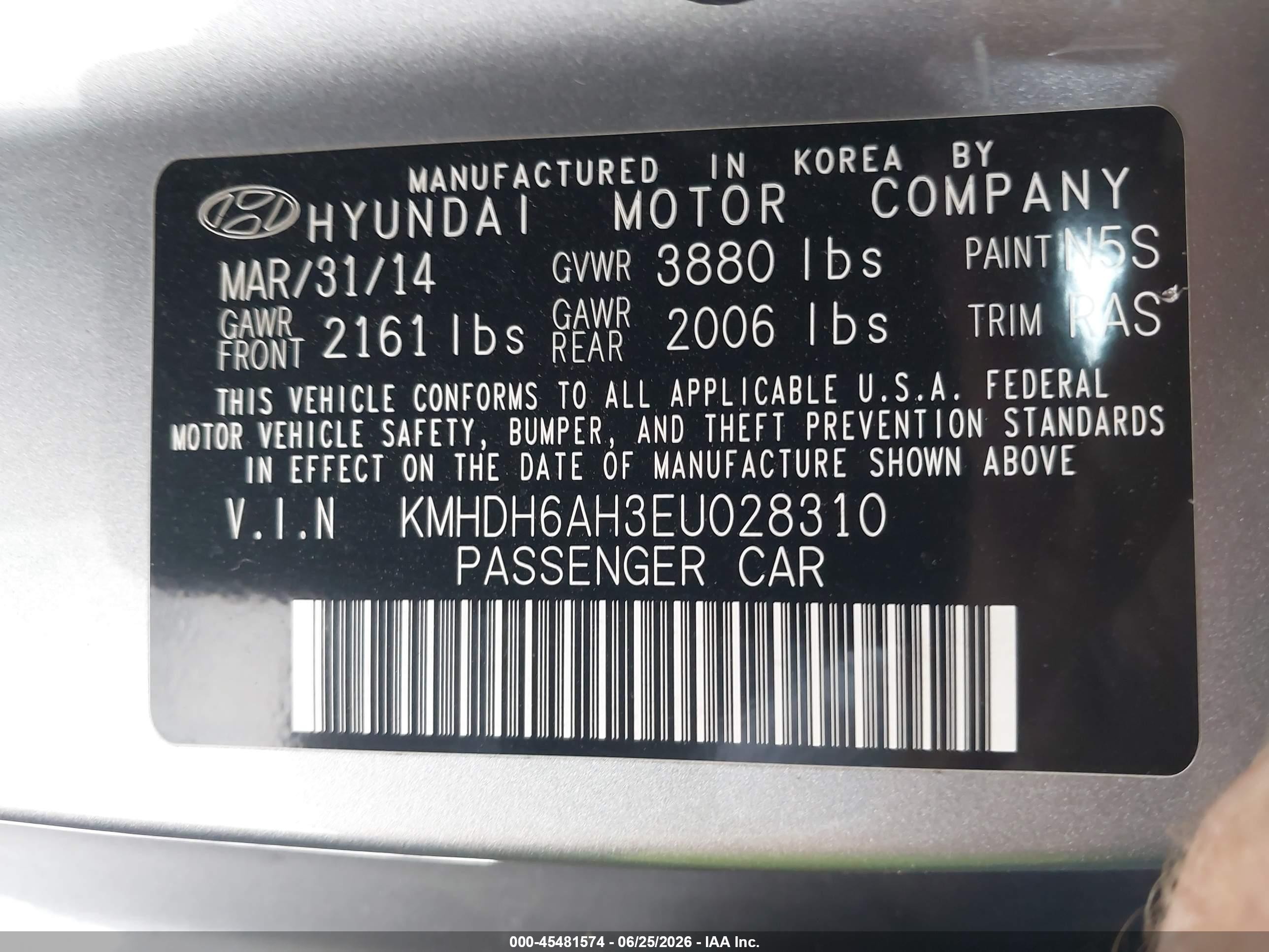 2014 Hyundai Elantra Silver vin: KMHDH6AH3EU028310