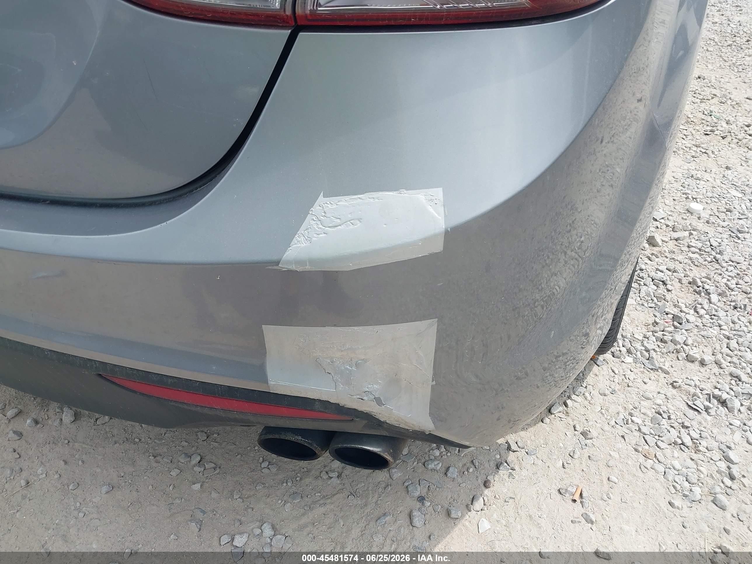 2014 Hyundai Elantra Silver vin: KMHDH6AH3EU028310