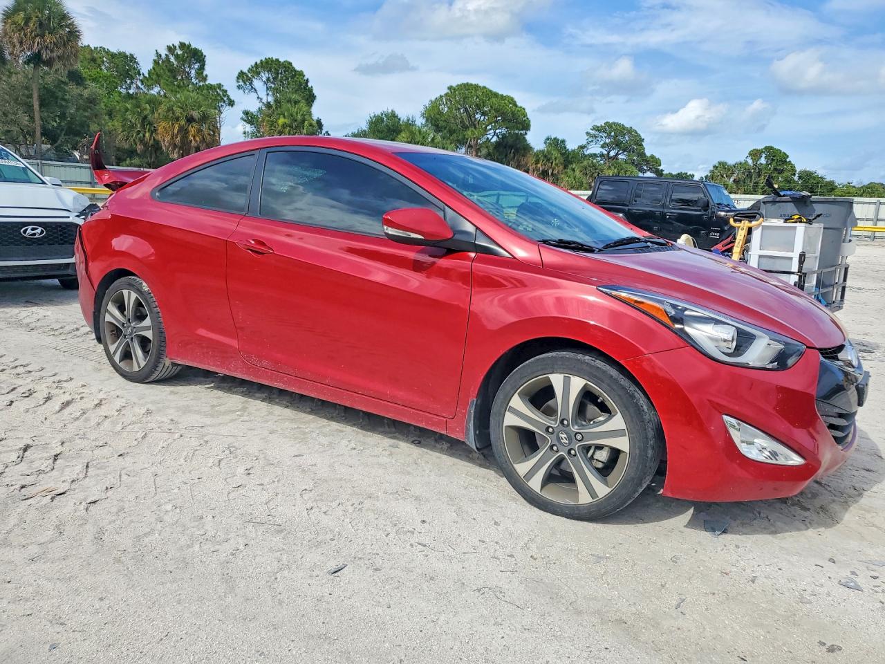 2014 Hyundai Elantra Coupe Base Красный vin: KMHDH6AH4EU024217