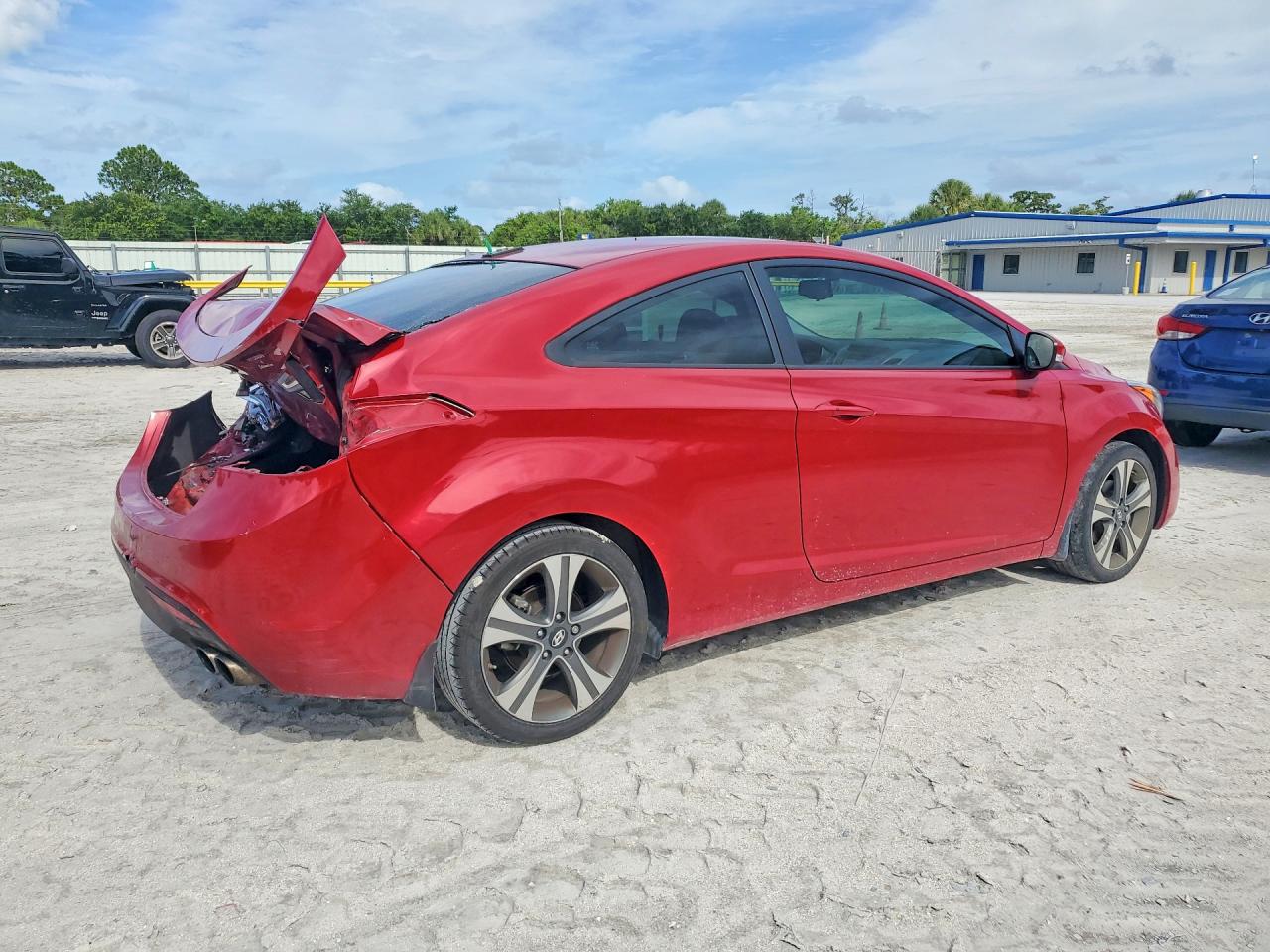 2014 Hyundai Elantra Coupe Base Красный vin: KMHDH6AH4EU024217