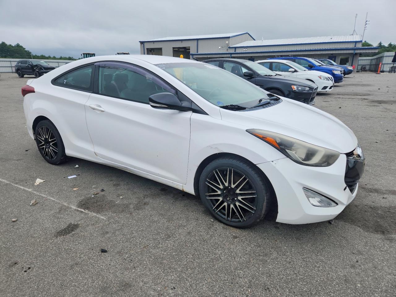 2014 Hyundai Elantra Coupe Base White vin: KMHDH6AH4EU026582