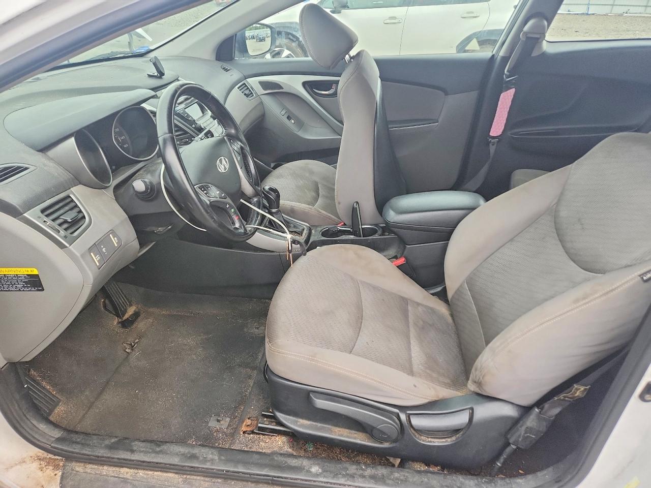 2014 Hyundai Elantra Coupe Base White vin: KMHDH6AH4EU026582