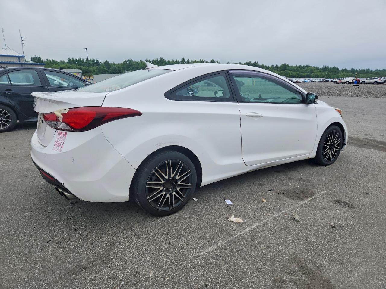 2014 Hyundai Elantra Coupe Base White vin: KMHDH6AH4EU026582