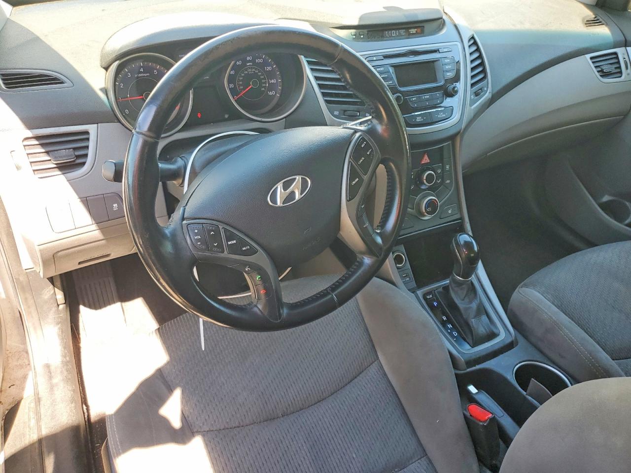 2014 Hyundai Elantra Coupe Base White vin: KMHDH6AH5EU025599