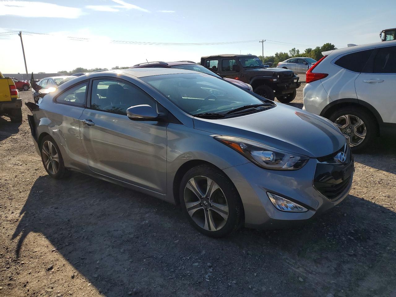 2014 Hyundai Elantra Coupe Base Silver vin: KMHDH6AH5EU025960