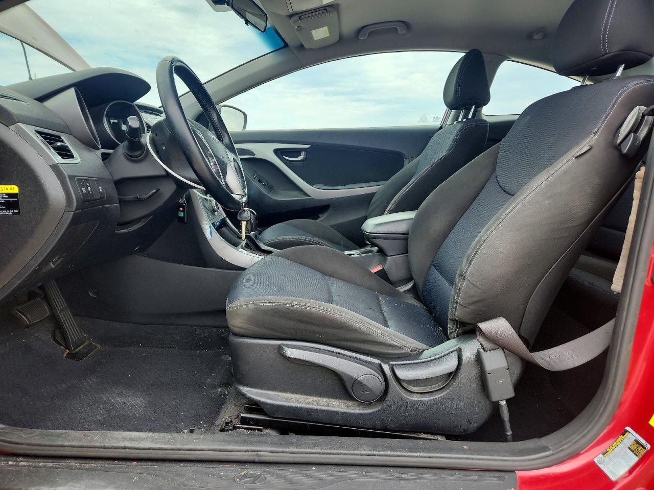 2014 Hyundai Elantra Coupe Base Red vin: KMHDH6AH5EU028924