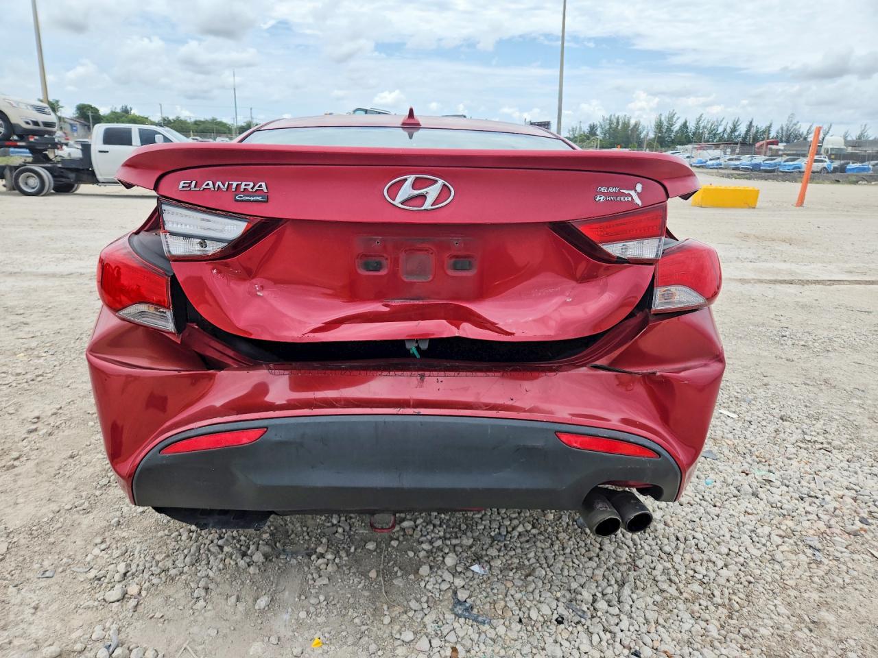 2014 Hyundai Elantra Coupe Base Red vin: KMHDH6AH5EU028924