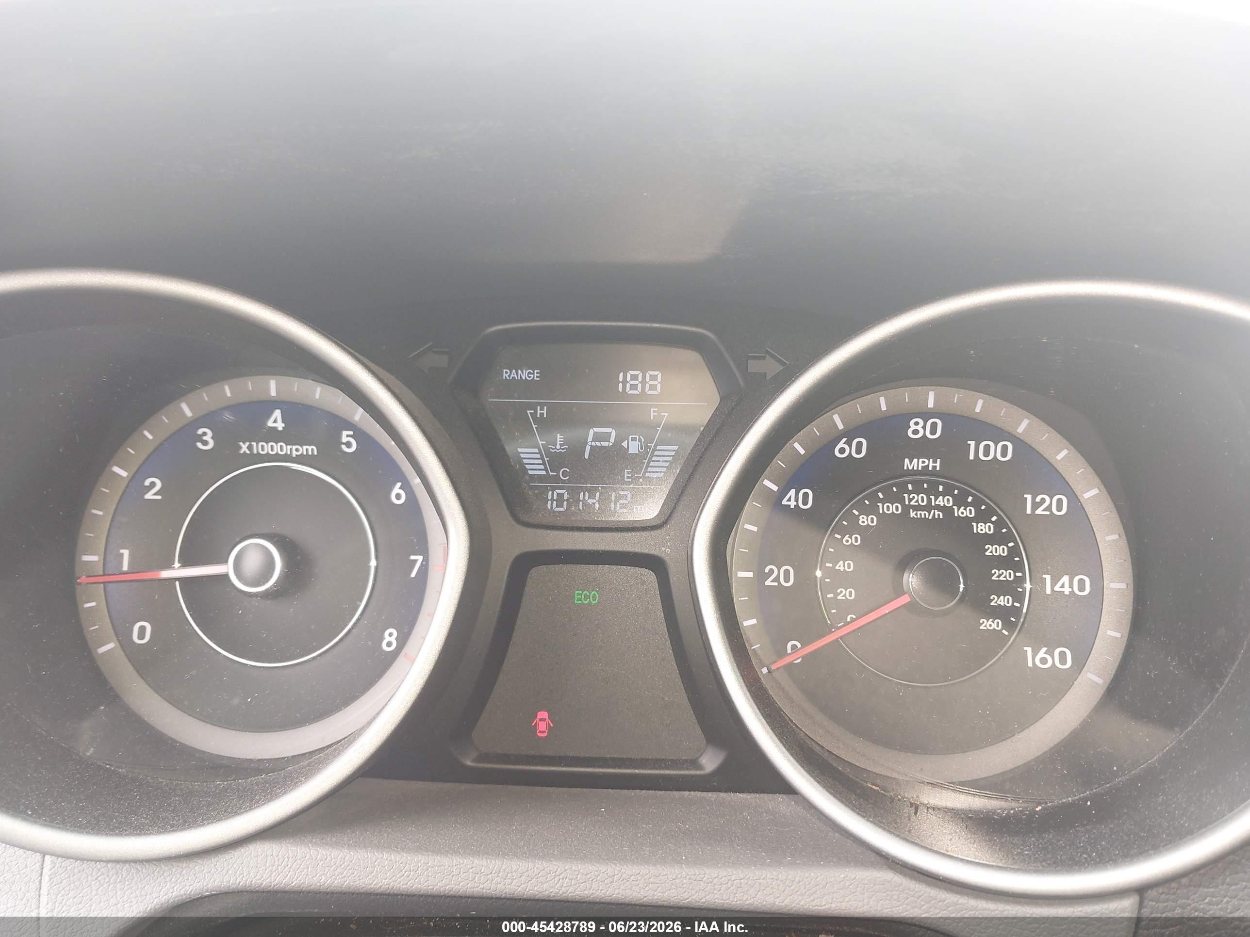 2014 Hyundai Elantra   Silver vin: KMHDH6AH6EU024638