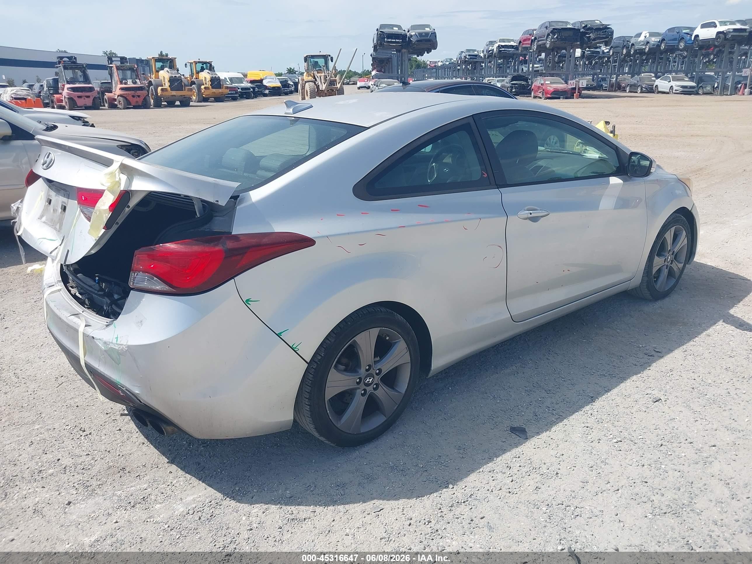 2014 Hyundai Elantra Silver vin: KMHDH6AH6EU026356