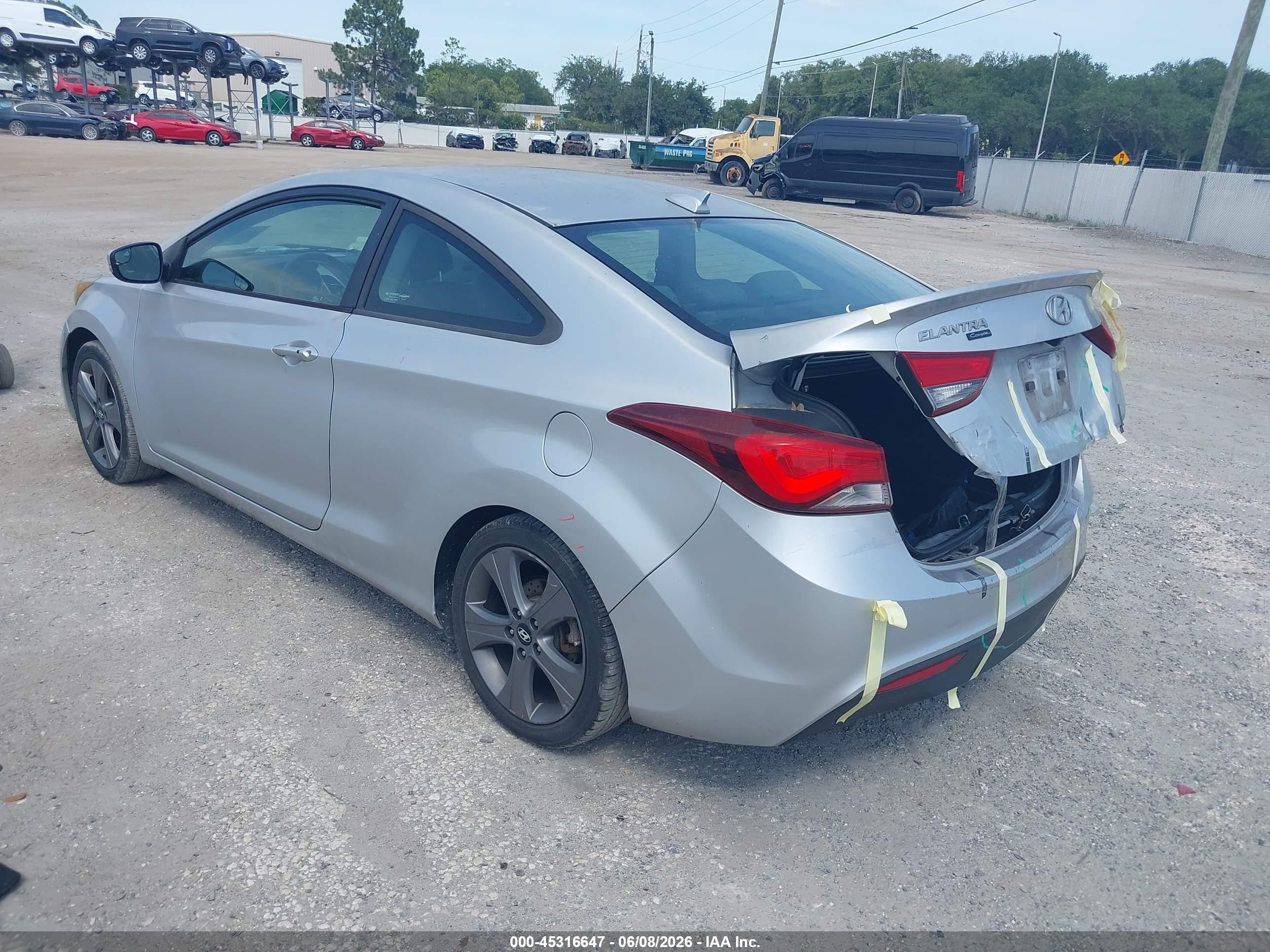 2014 Hyundai Elantra Silver vin: KMHDH6AH6EU026356