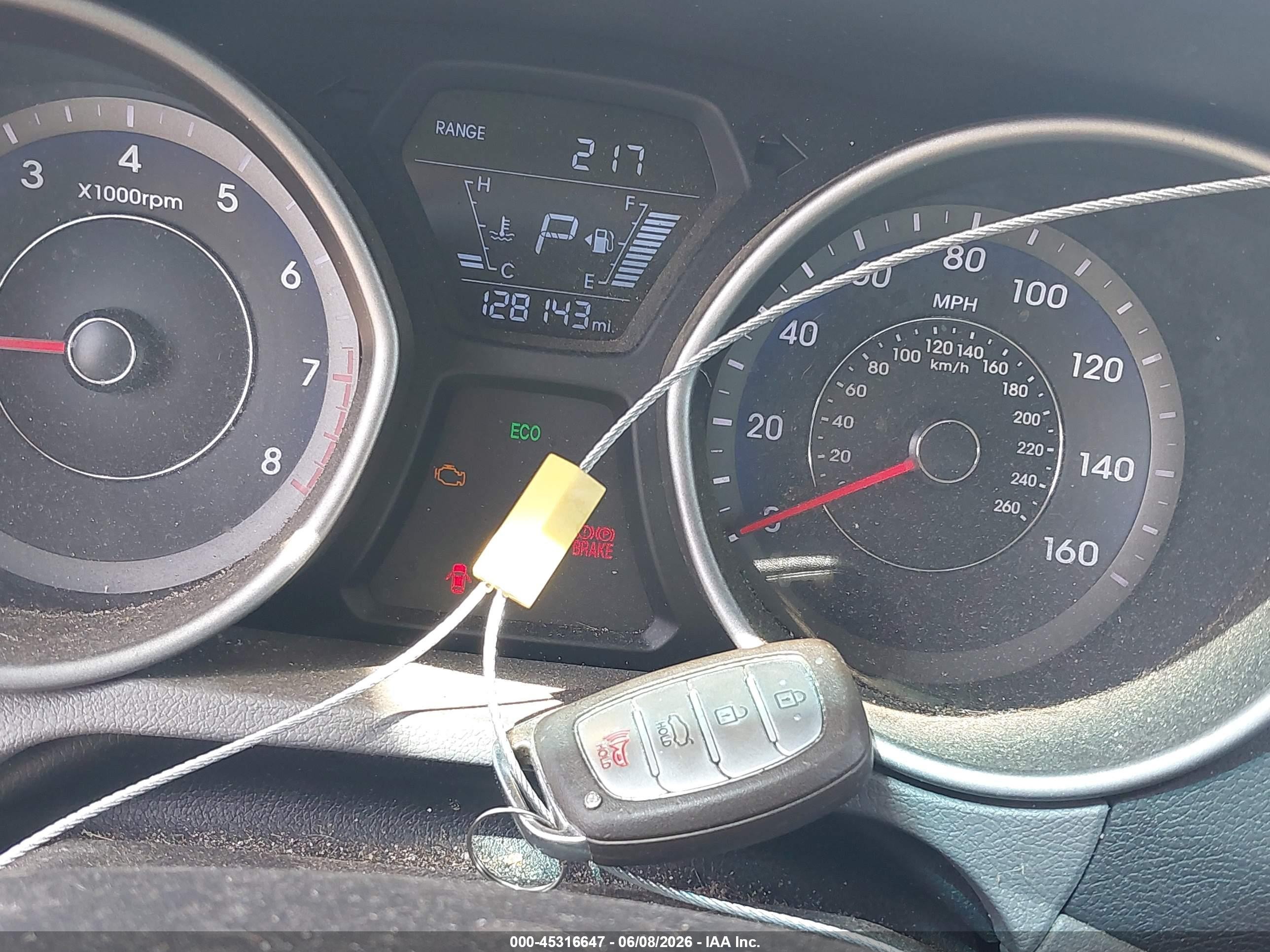 2014 Hyundai Elantra Silver vin: KMHDH6AH6EU026356