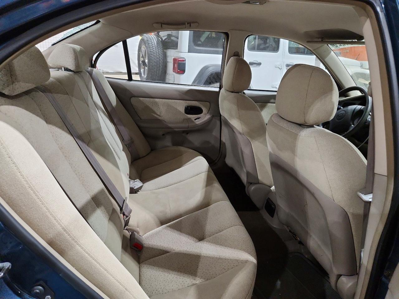 2001 Hyundai Elantra Gl Blue vin: KMHDM45D91U057876