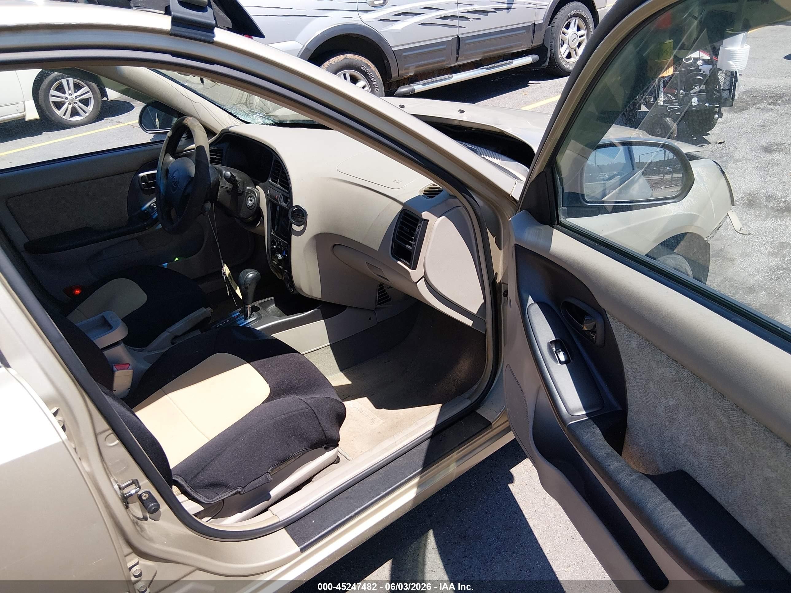 2001 Hyundai Elantra Gls Gold vin: KMHDN45D01U079262