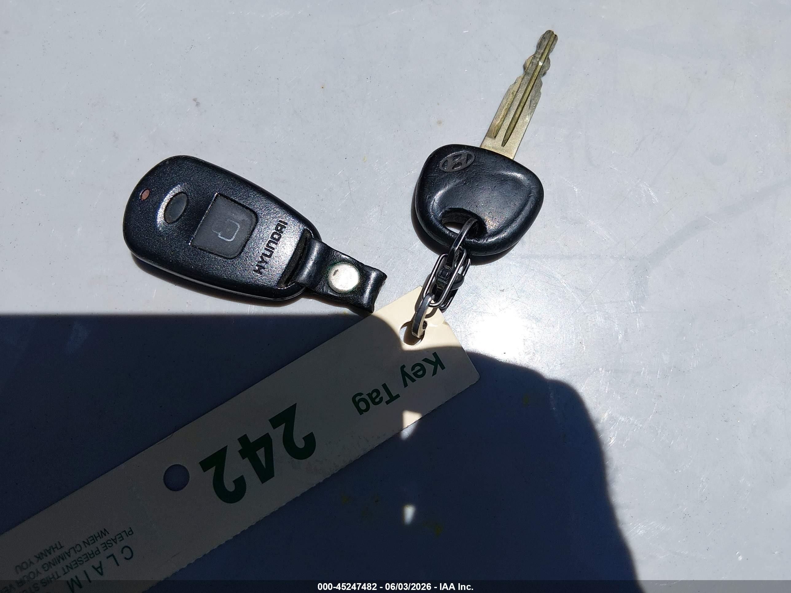 2001 Hyundai Elantra Gls Gold vin: KMHDN45D01U079262