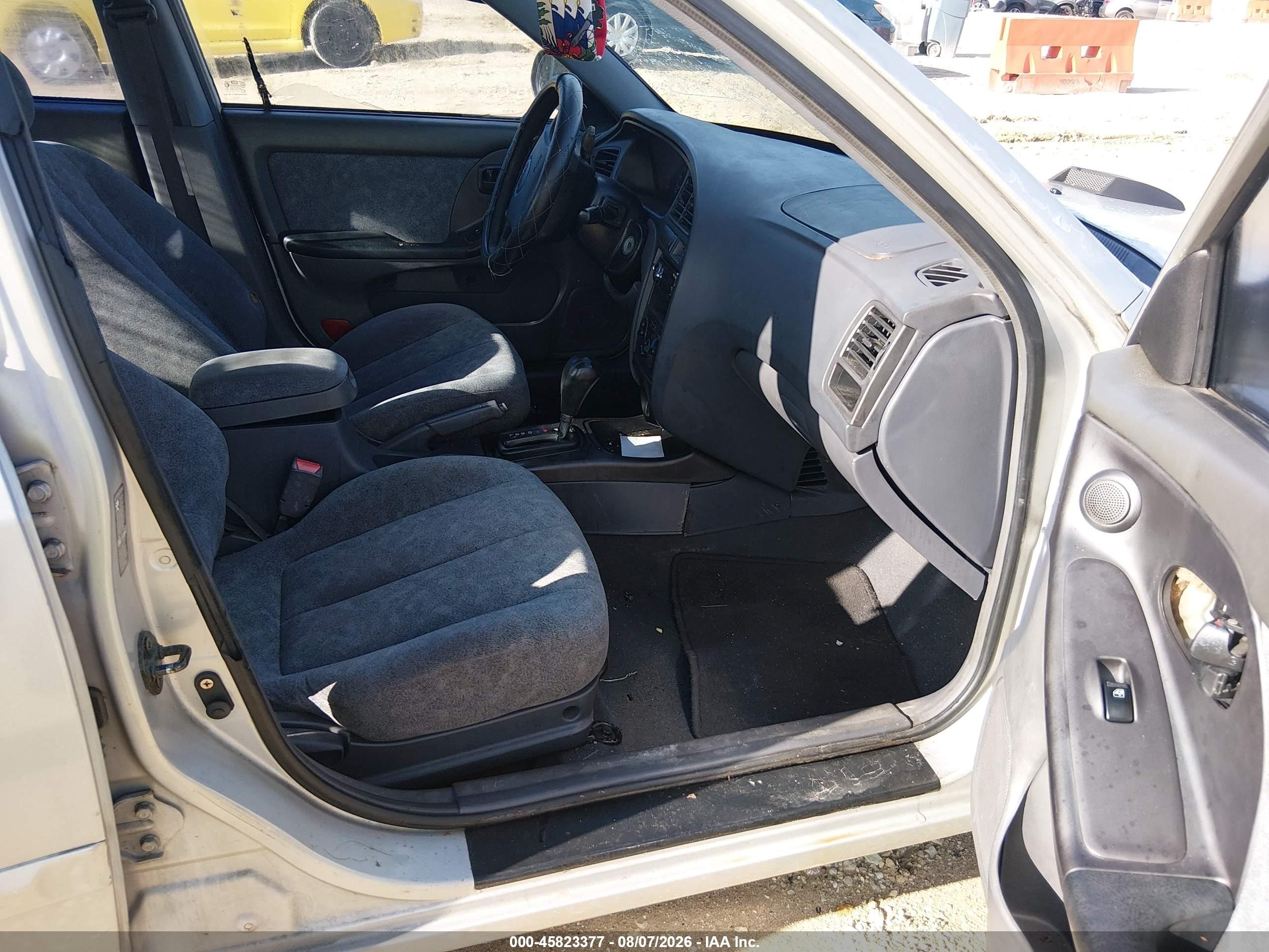 2001 Hyundai Elantra Gls Silver vin: KMHDN45D01U187557