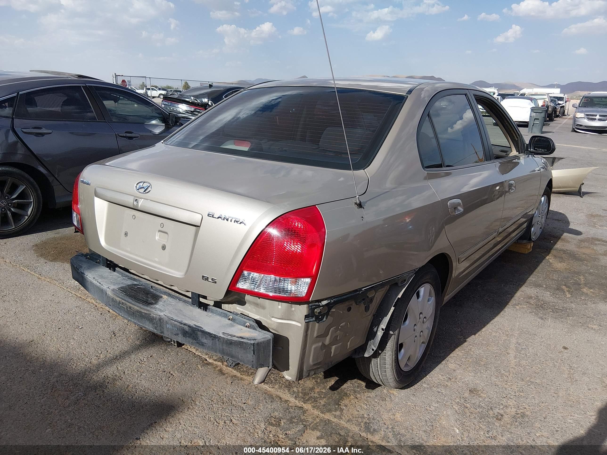 2003 Hyundai Elantra Gls/gt Gold vin: KMHDN45D03U552614