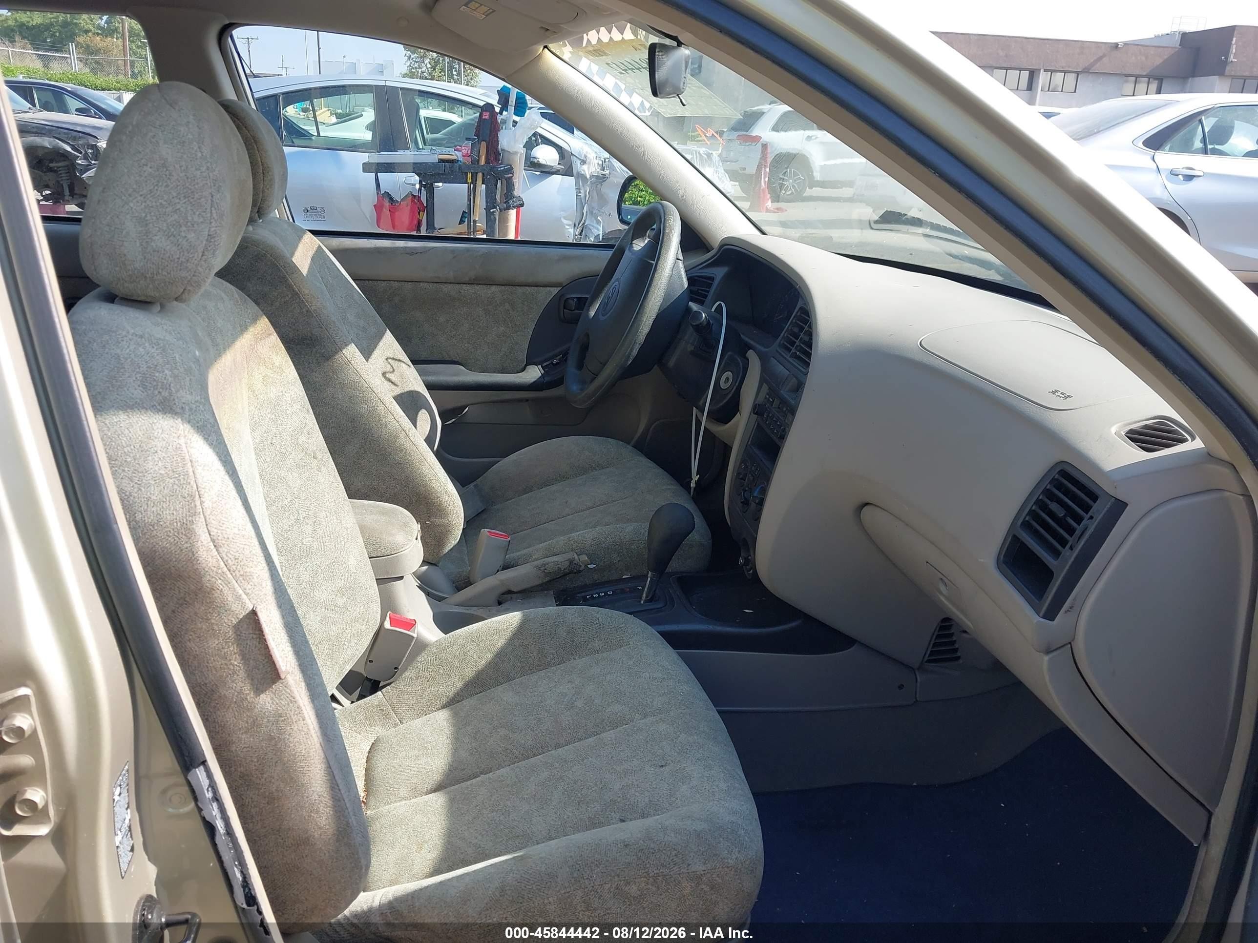 2001 Hyundai Elantra Gls Beige vin: KMHDN45D11U043953