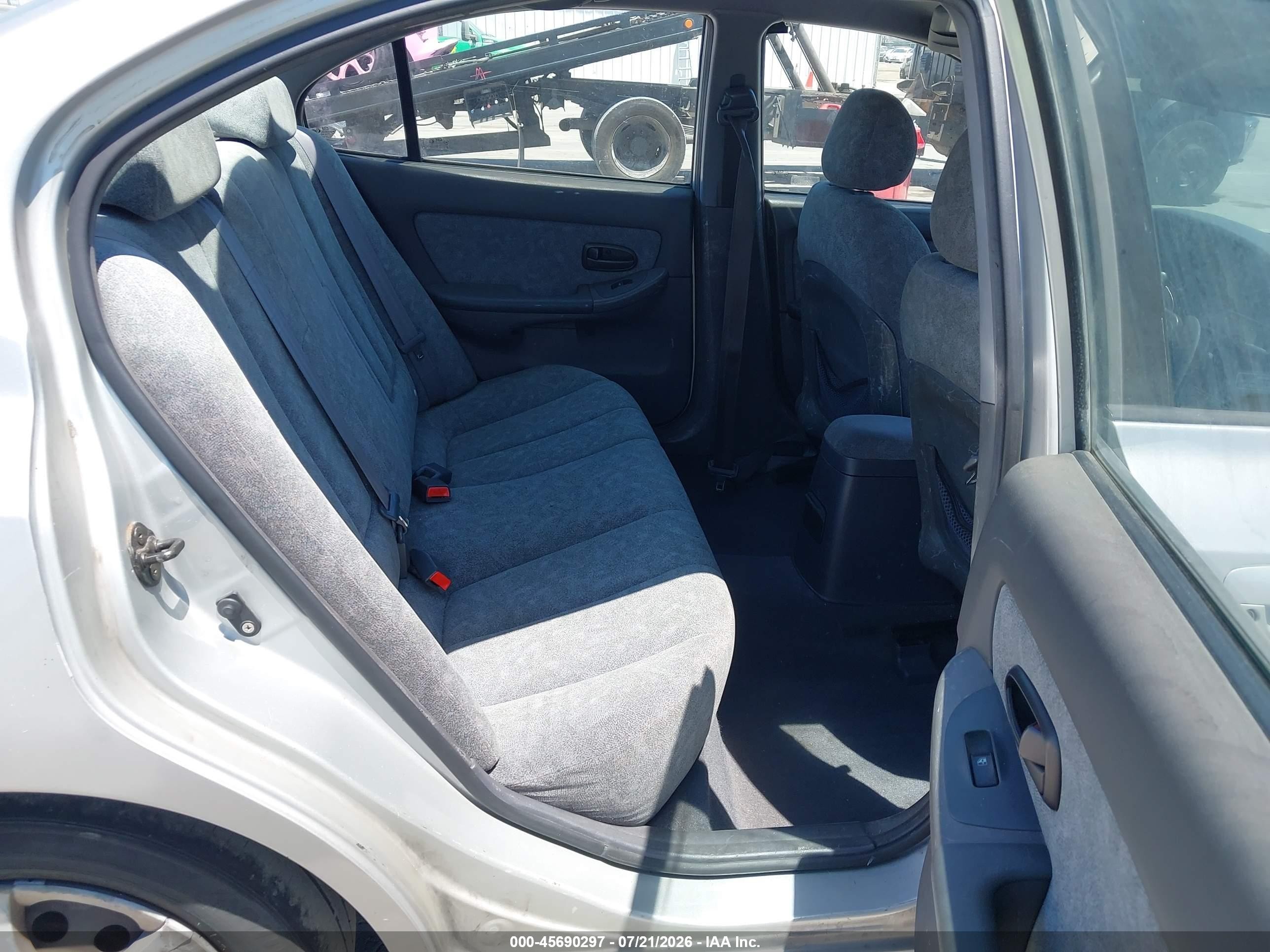 2002 Hyundai Elantra Gls Silver vin: KMHDN45D12U304287