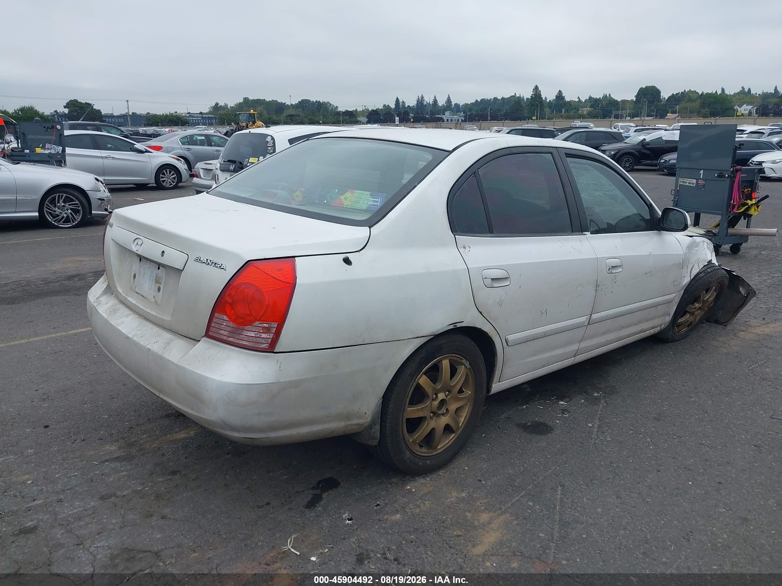 2003 Hyundai Elantra Gls/gt White vin: KMHDN45D13U663334