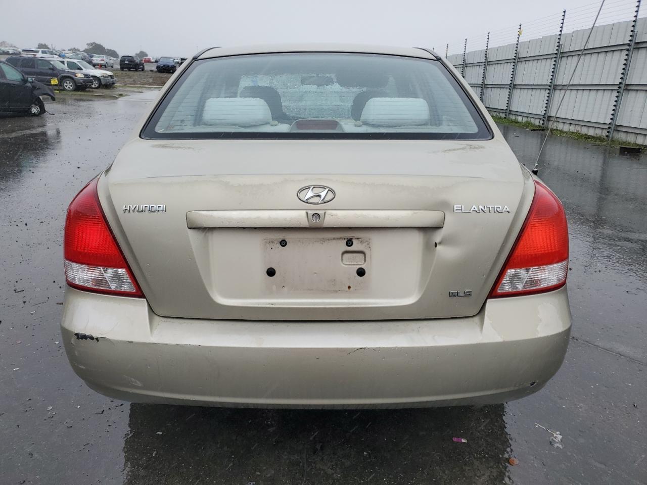 2002 Hyundai Elantra Gls Beige vin: KMHDN45D22U455123