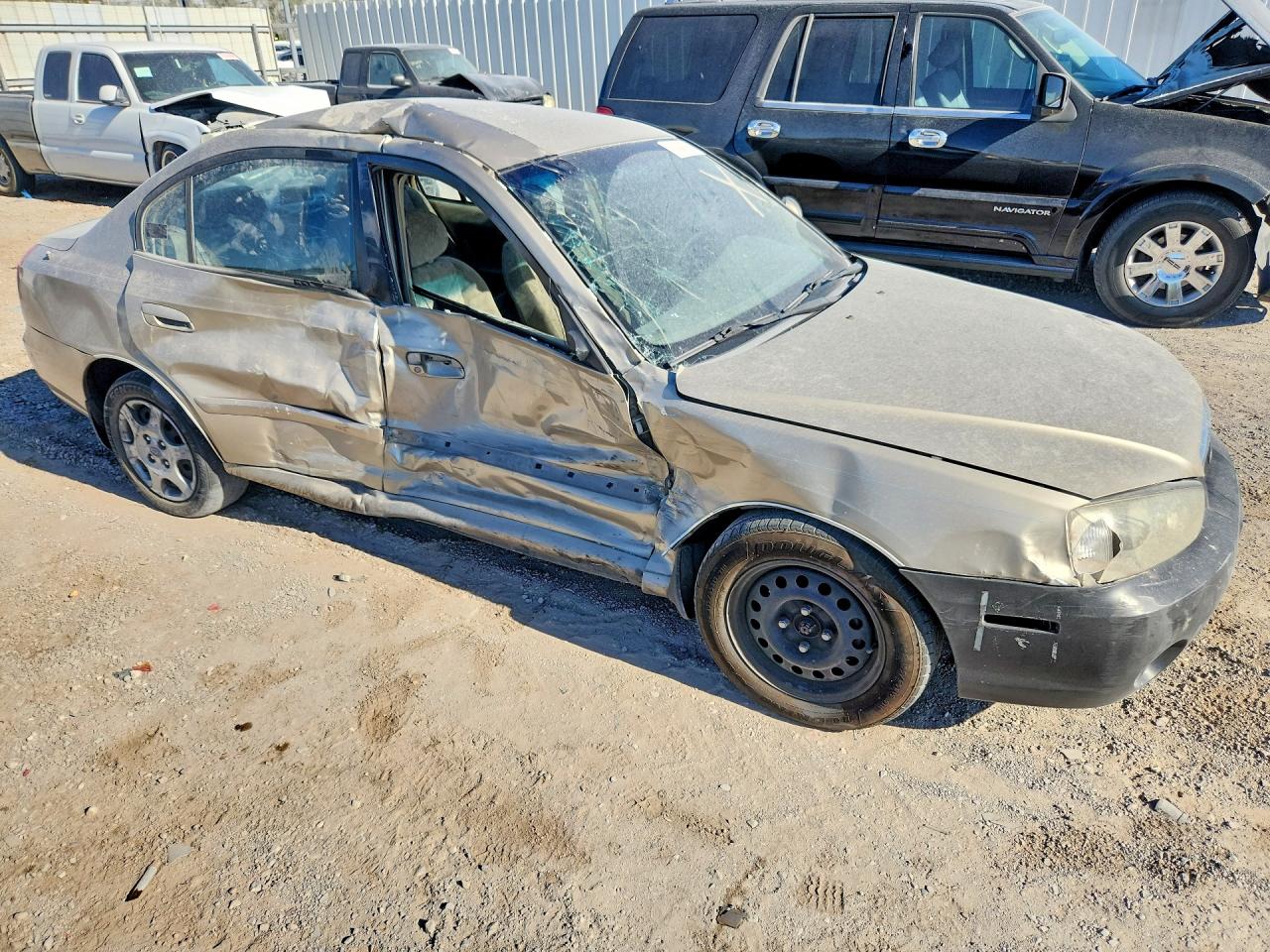 2002 Hyundai Elantra Gls Gold vin: KMHDN45D32U319566