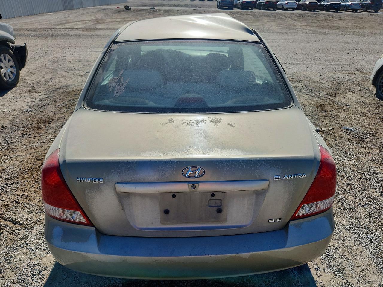 2002 Hyundai Elantra Gls Gold vin: KMHDN45D32U319566