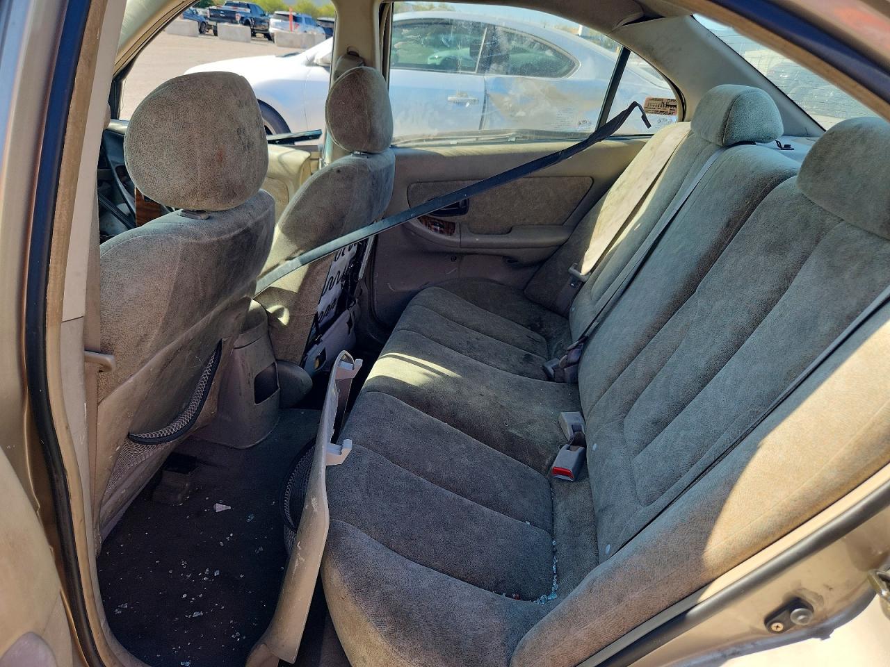 2002 Hyundai Elantra Gls Gold vin: KMHDN45D32U319566