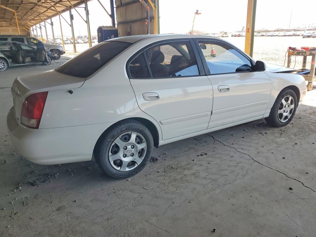 2003 Hyundai Elantra Gls White vin: KMHDN45D43U566788