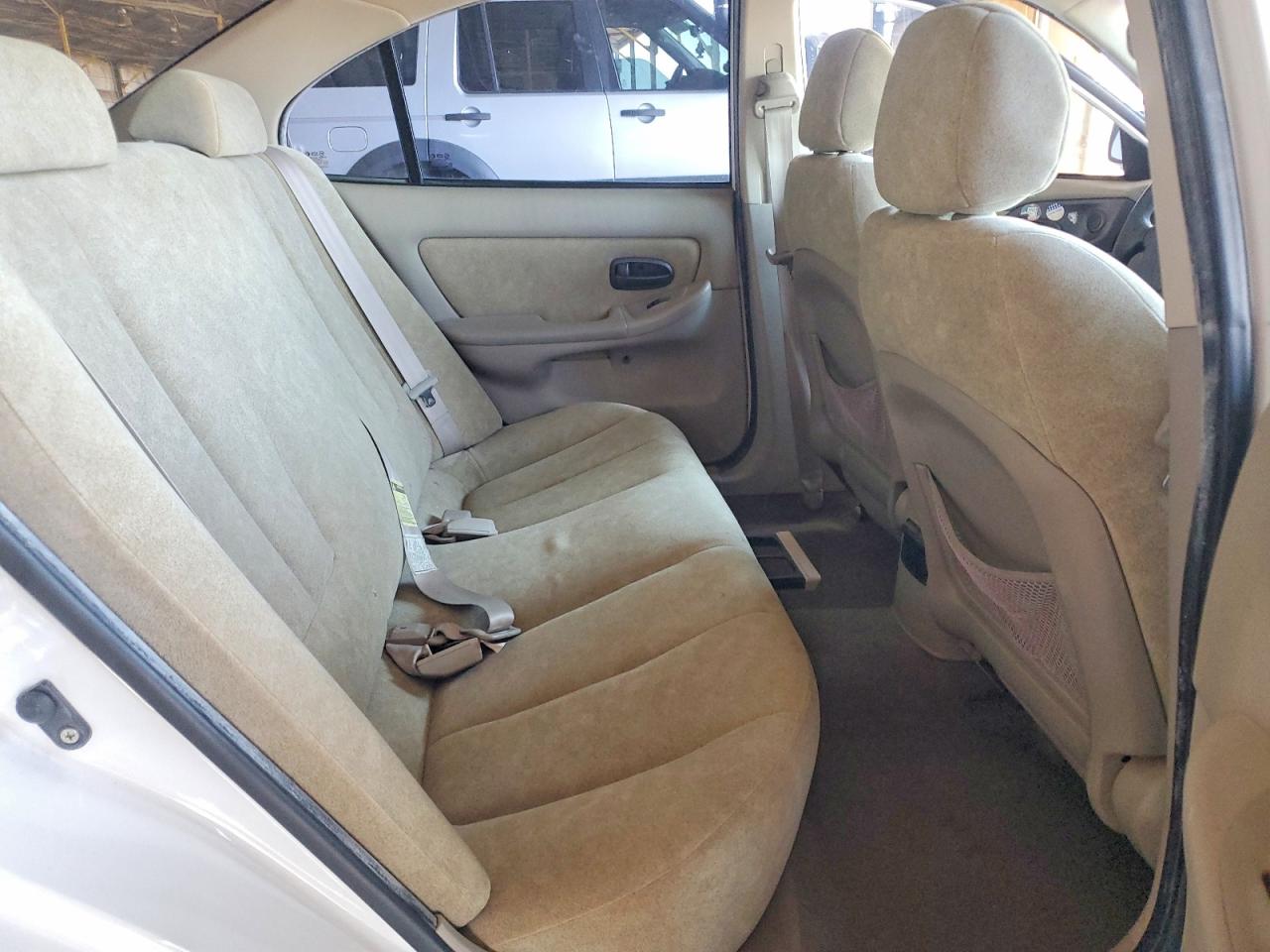 2003 Hyundai Elantra Gls White vin: KMHDN45D43U566788