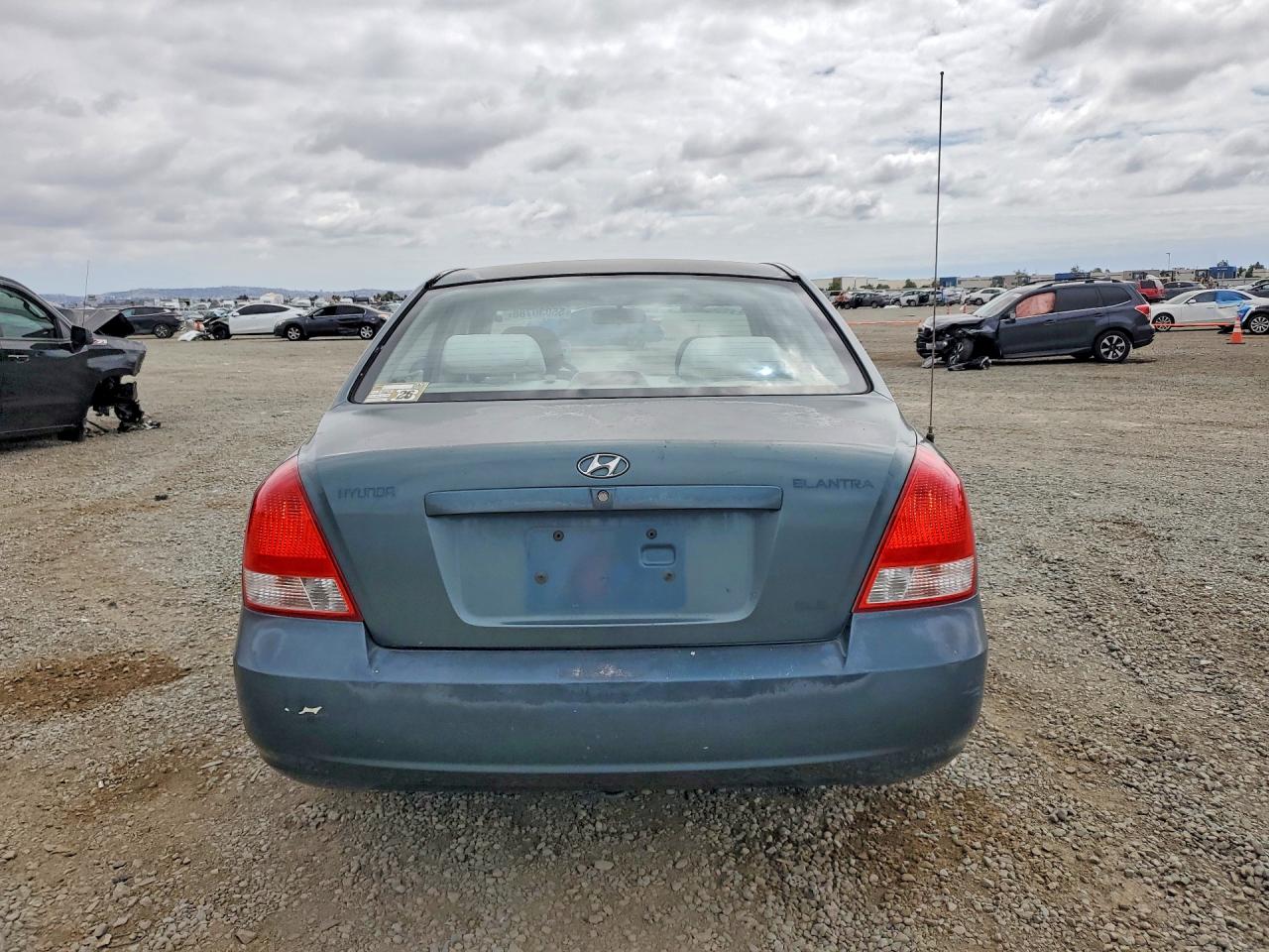 2002 Hyundai Elantra Gls Blue vin: KMHDN45D52U387528