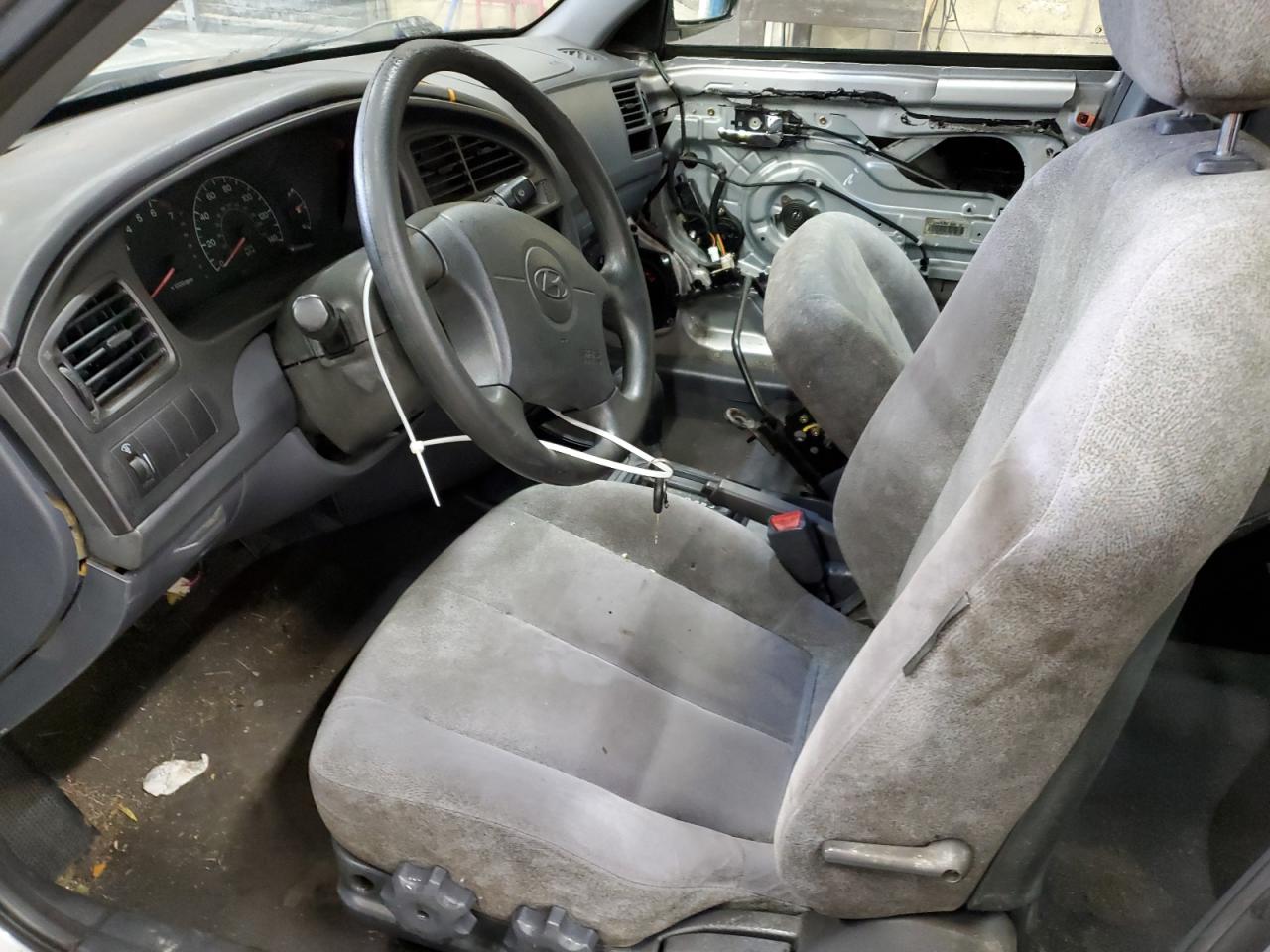 2002 Hyundai Elantra Gls White vin: KMHDN45D62U409231