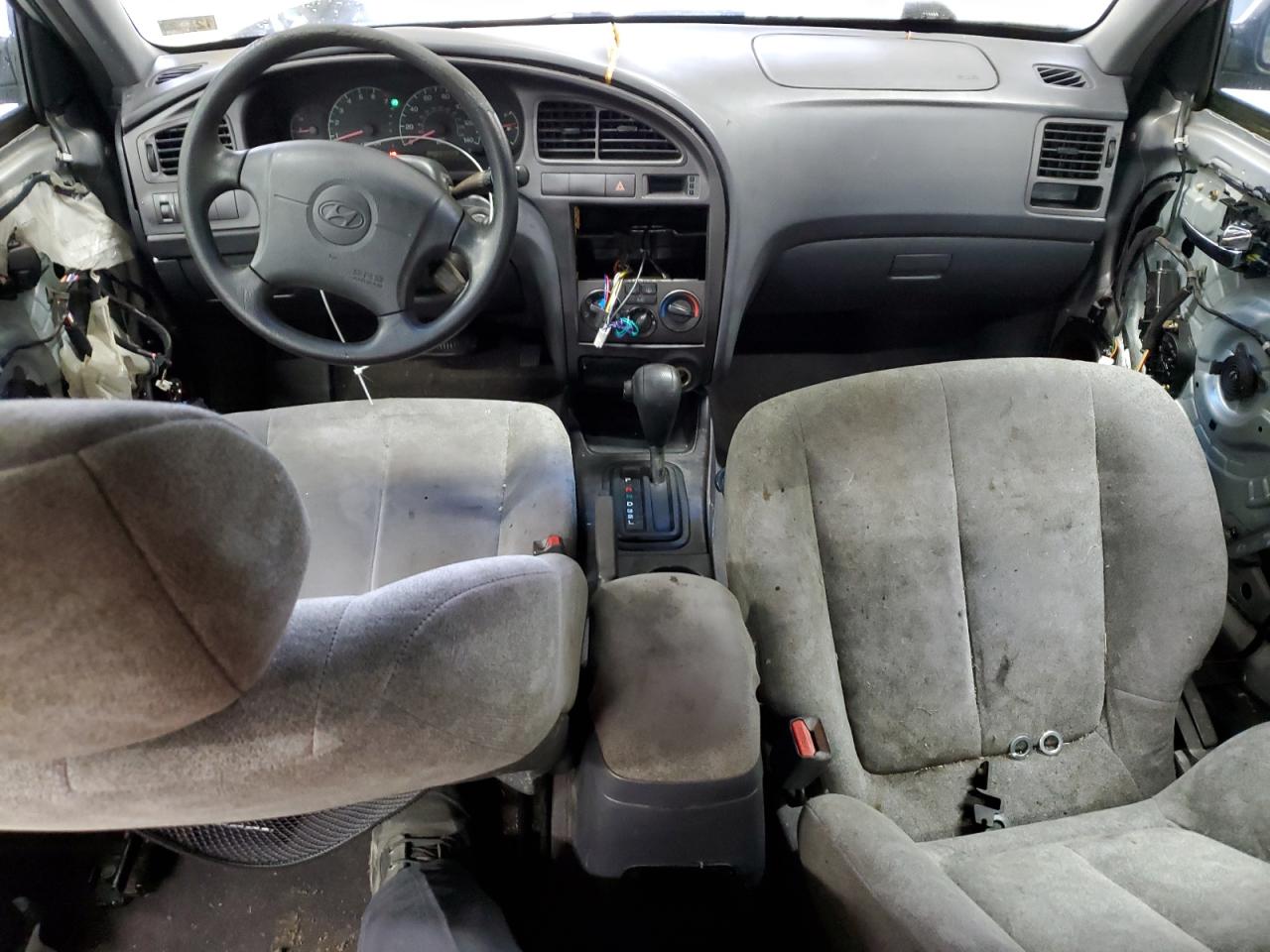 2002 Hyundai Elantra Gls White vin: KMHDN45D62U409231