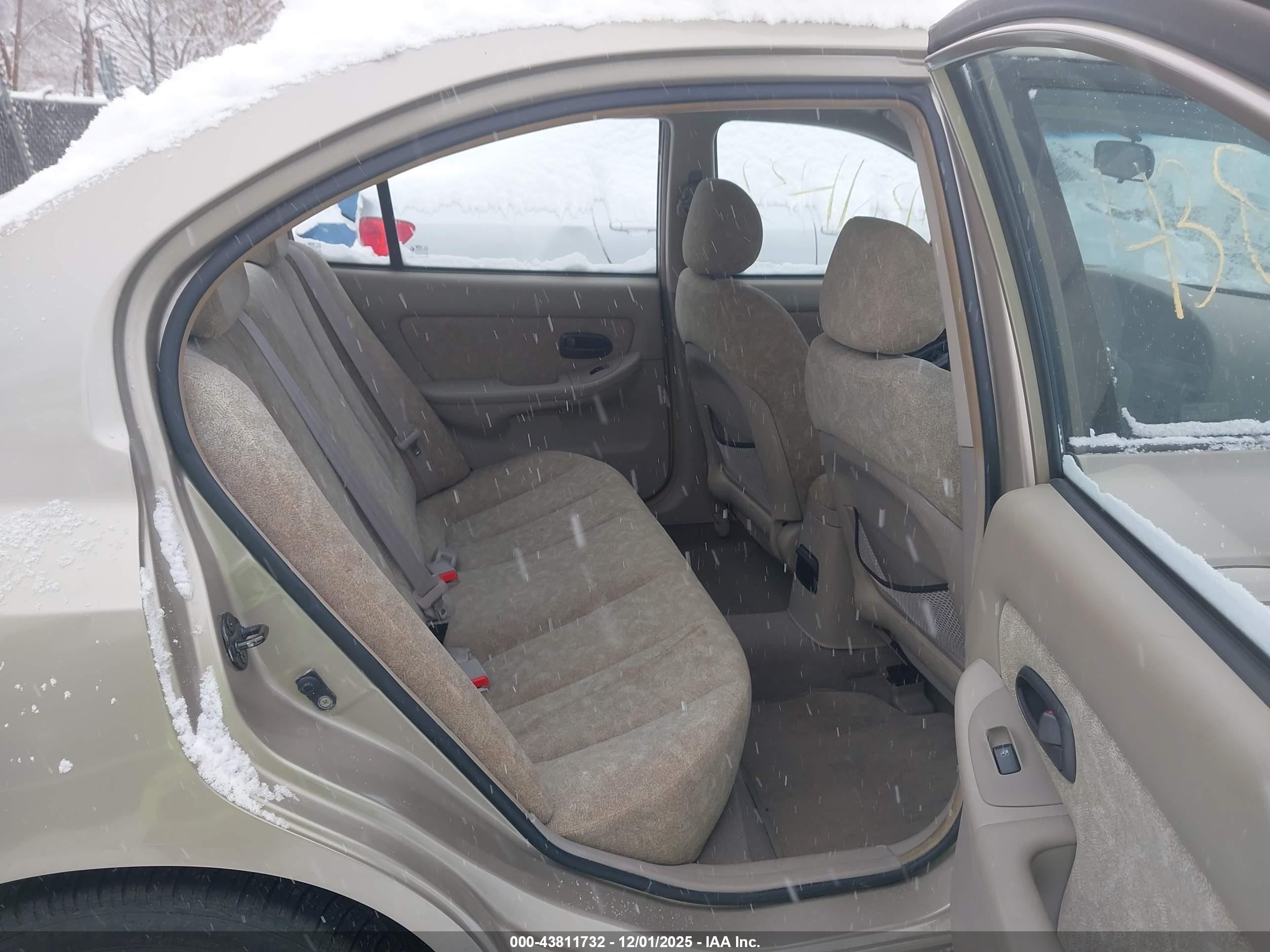 2002 Hyundai Elantra Gls Tan vin: KMHDN45D72U410937