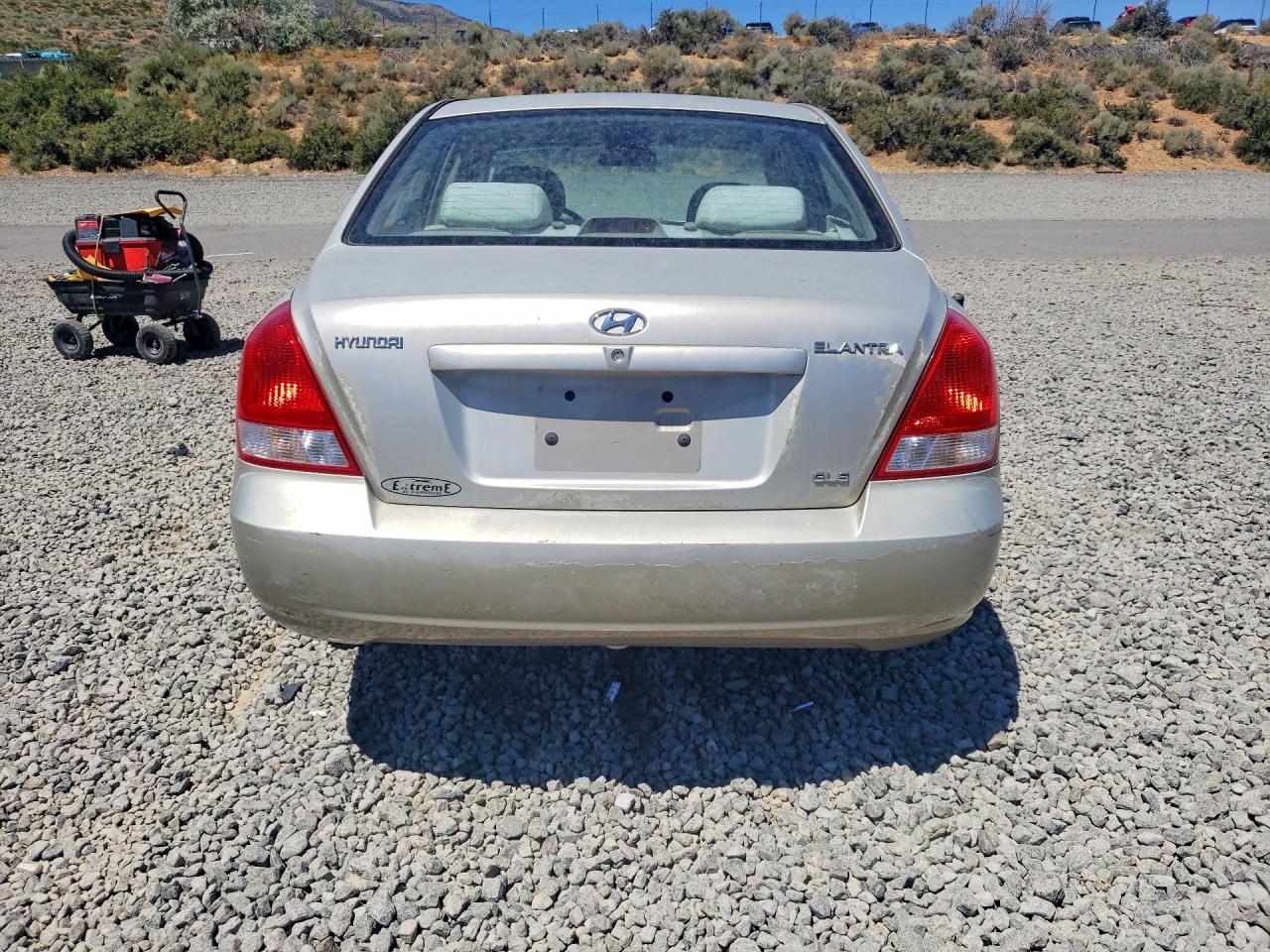 2001 Hyundai Elantra Gls Gold vin: KMHDN45D81U091224