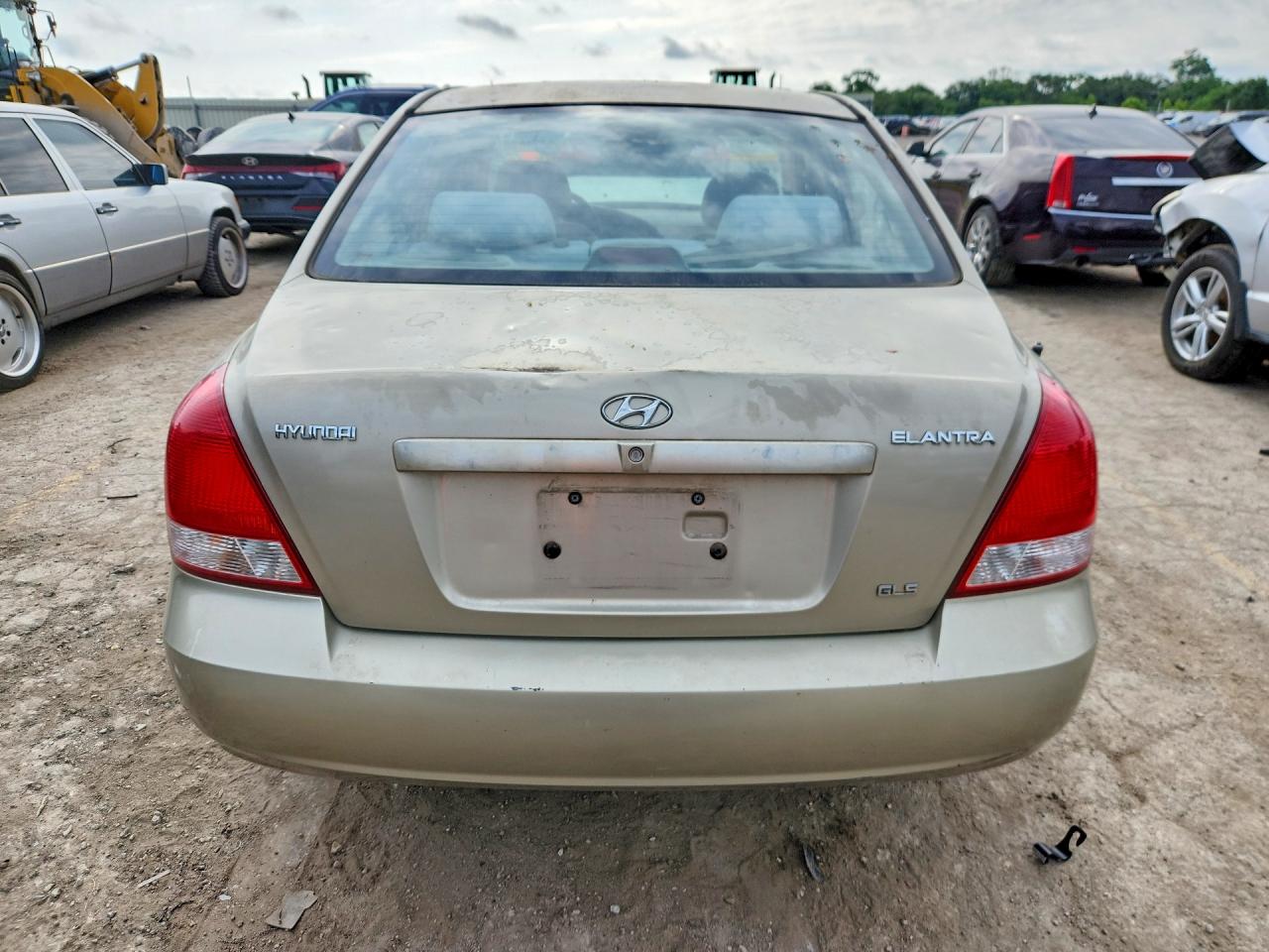 2003 Hyundai Elantra Gls Tan vin: KMHDN45D83U473840