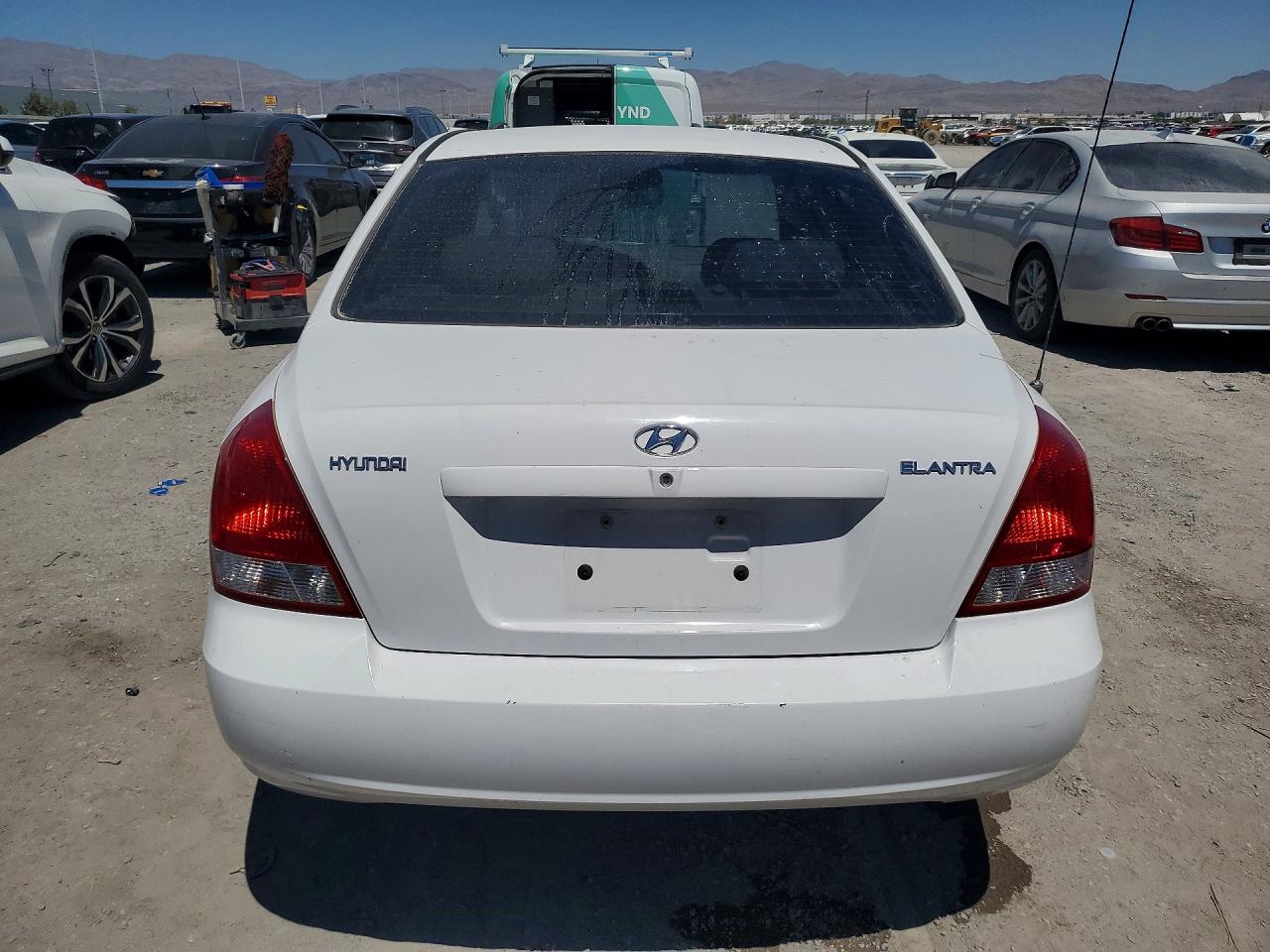 2003 Hyundai Elantra Gls White vin: KMHDN45D83U585036