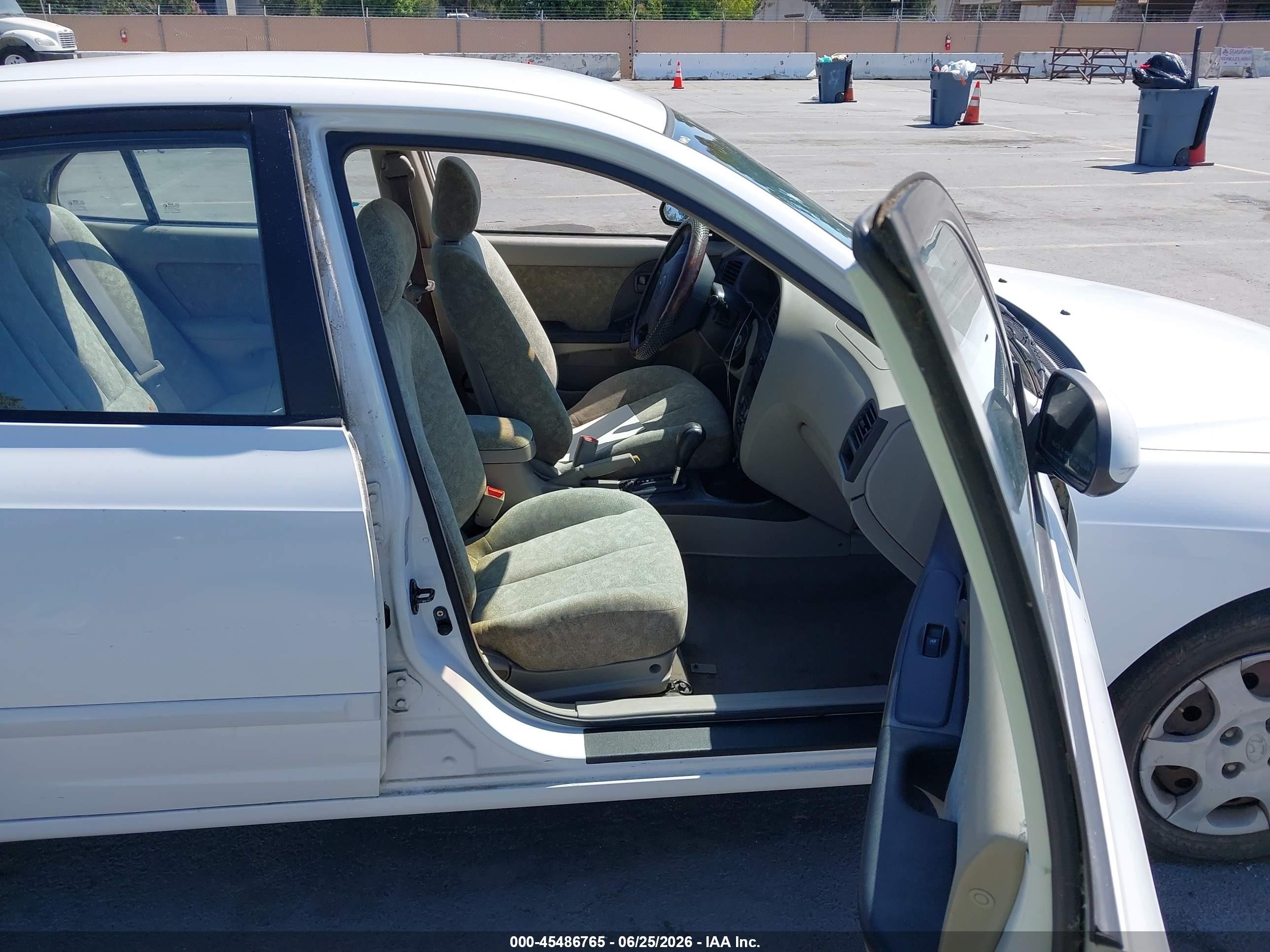 2001 Hyundai Elantra Gls White vin: KMHDN45D91U067336