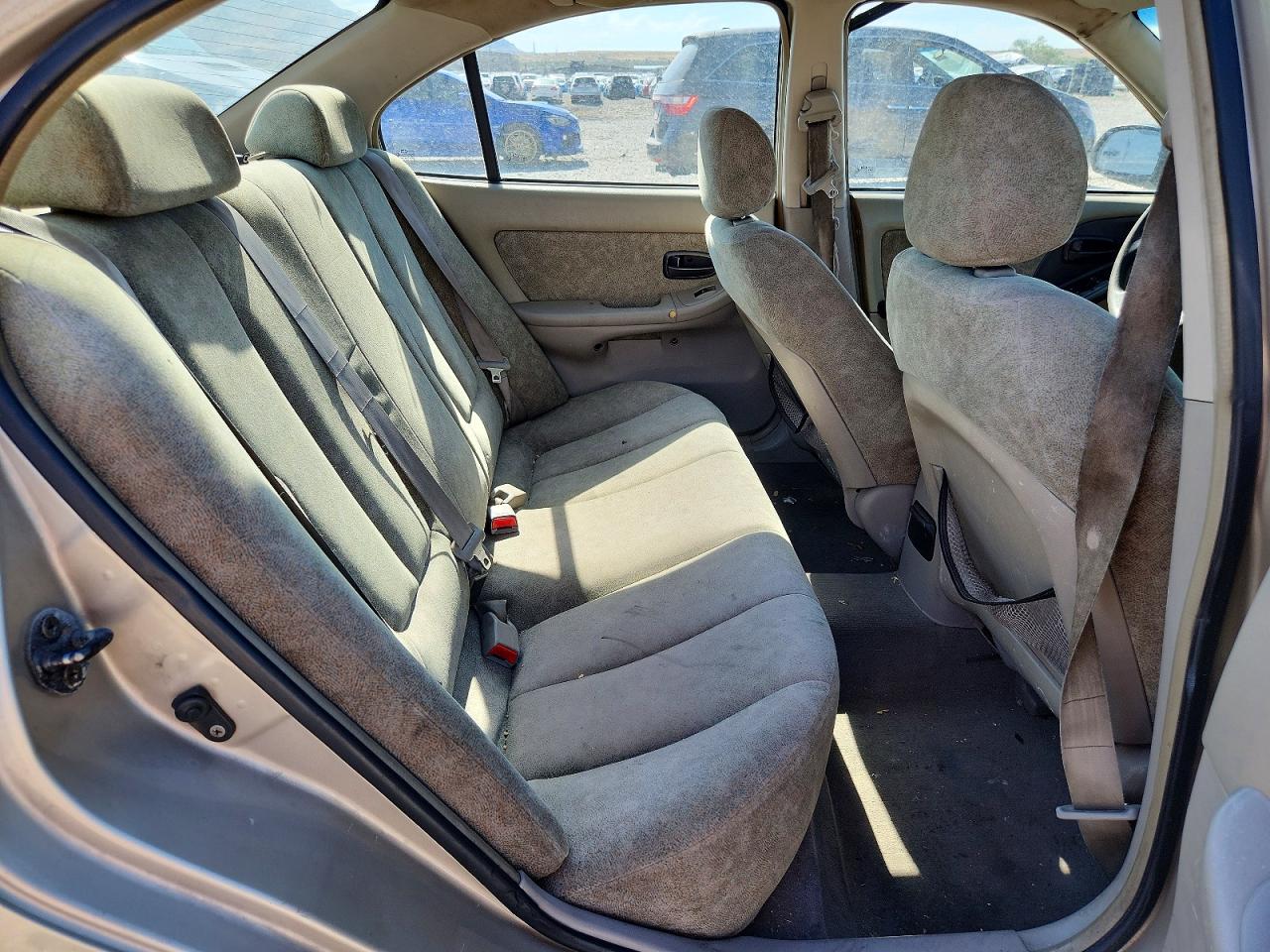 2001 Hyundai Elantra Gls Gold vin: KMHDN45D91U153228
