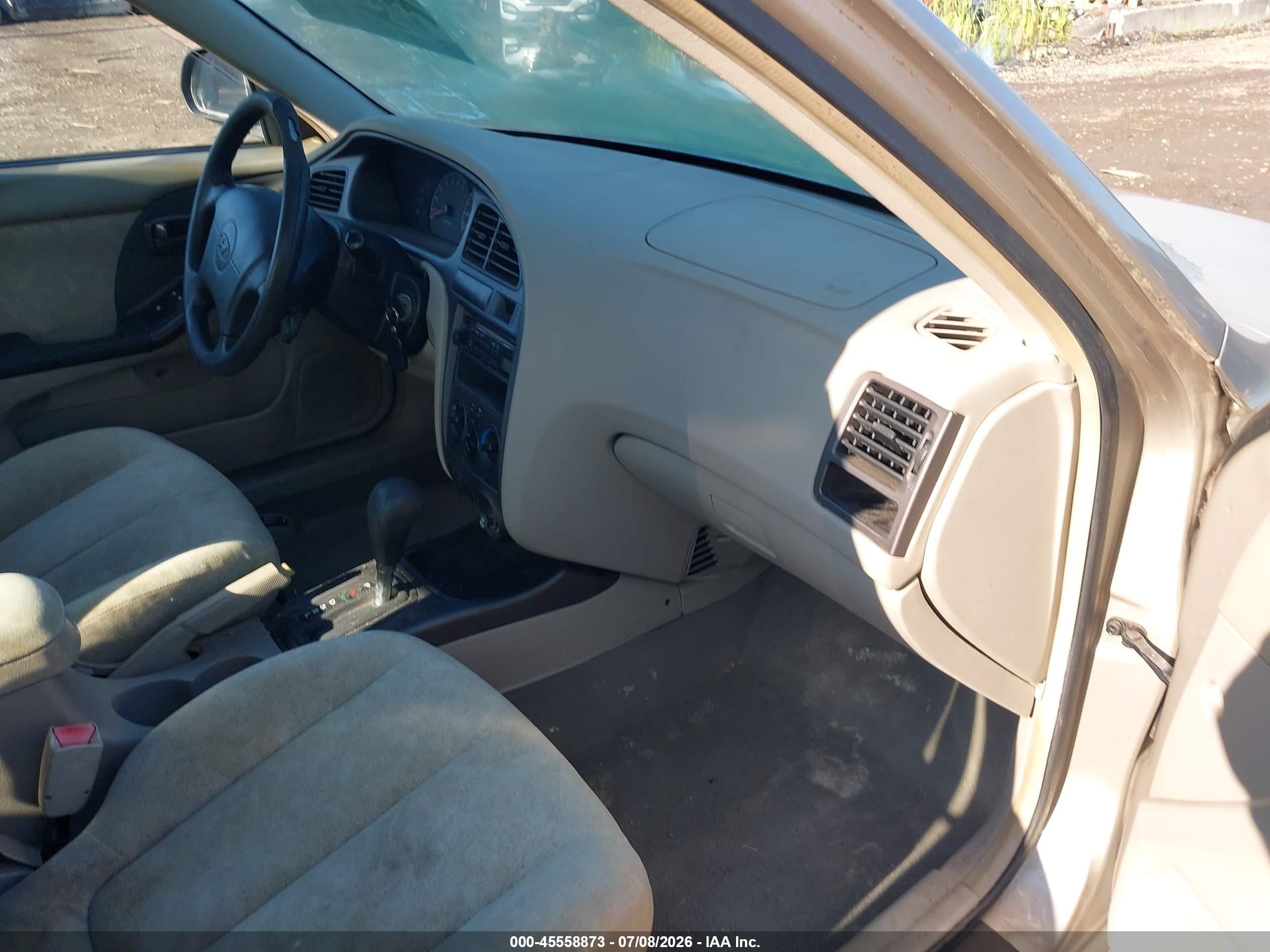 2002 Hyundai Elantra Gls Beige vin: KMHDN45D92U450873