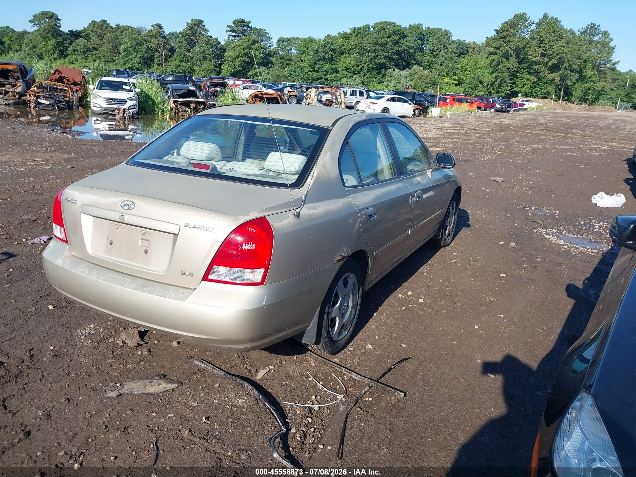 2002 Hyundai Elantra Gls Beige vin: KMHDN45D92U450873