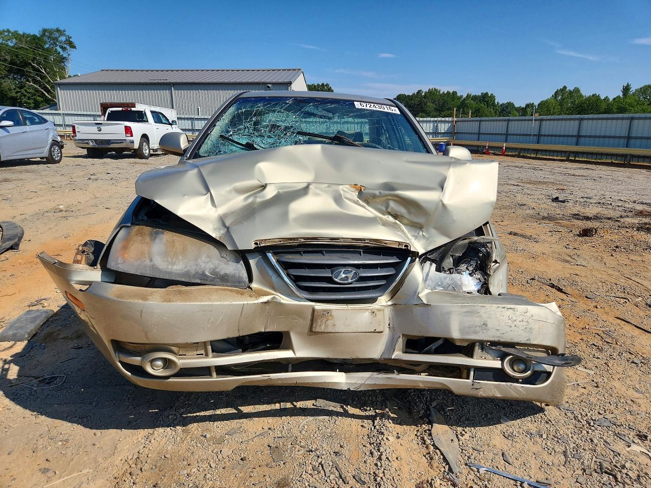 2005 Hyundai Elantra Gls Золотой vin: KMHDN46D05U010379