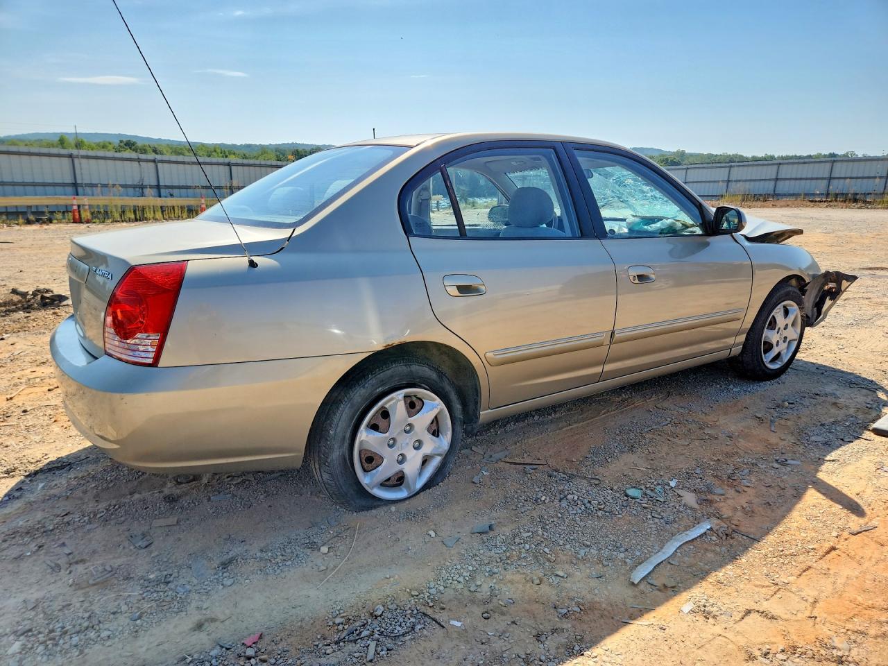 2005 Hyundai Elantra Gls Золотой vin: KMHDN46D05U010379