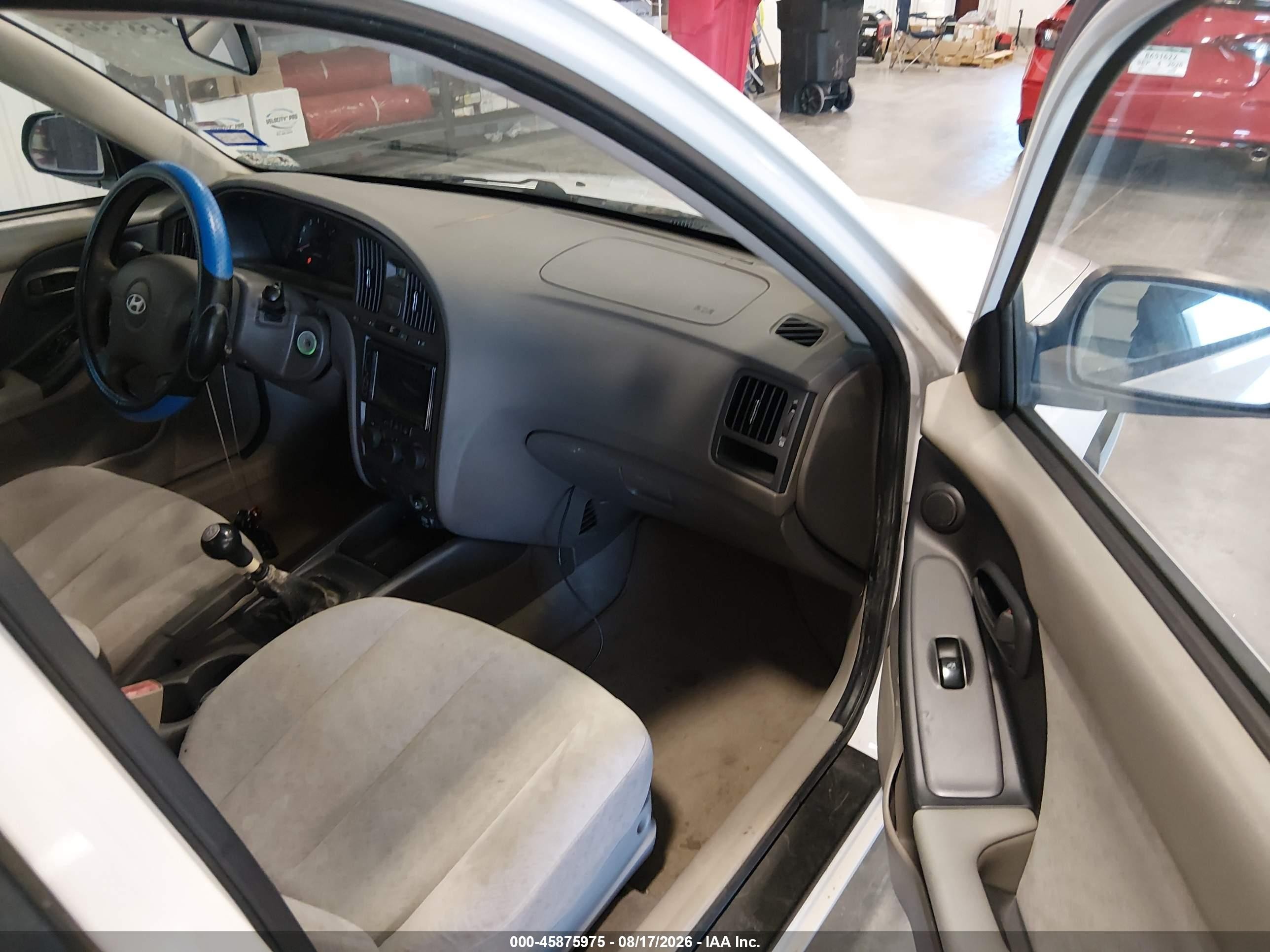 2005 Hyundai Elantra Gls/gt Белый vin: KMHDN46D05U939861