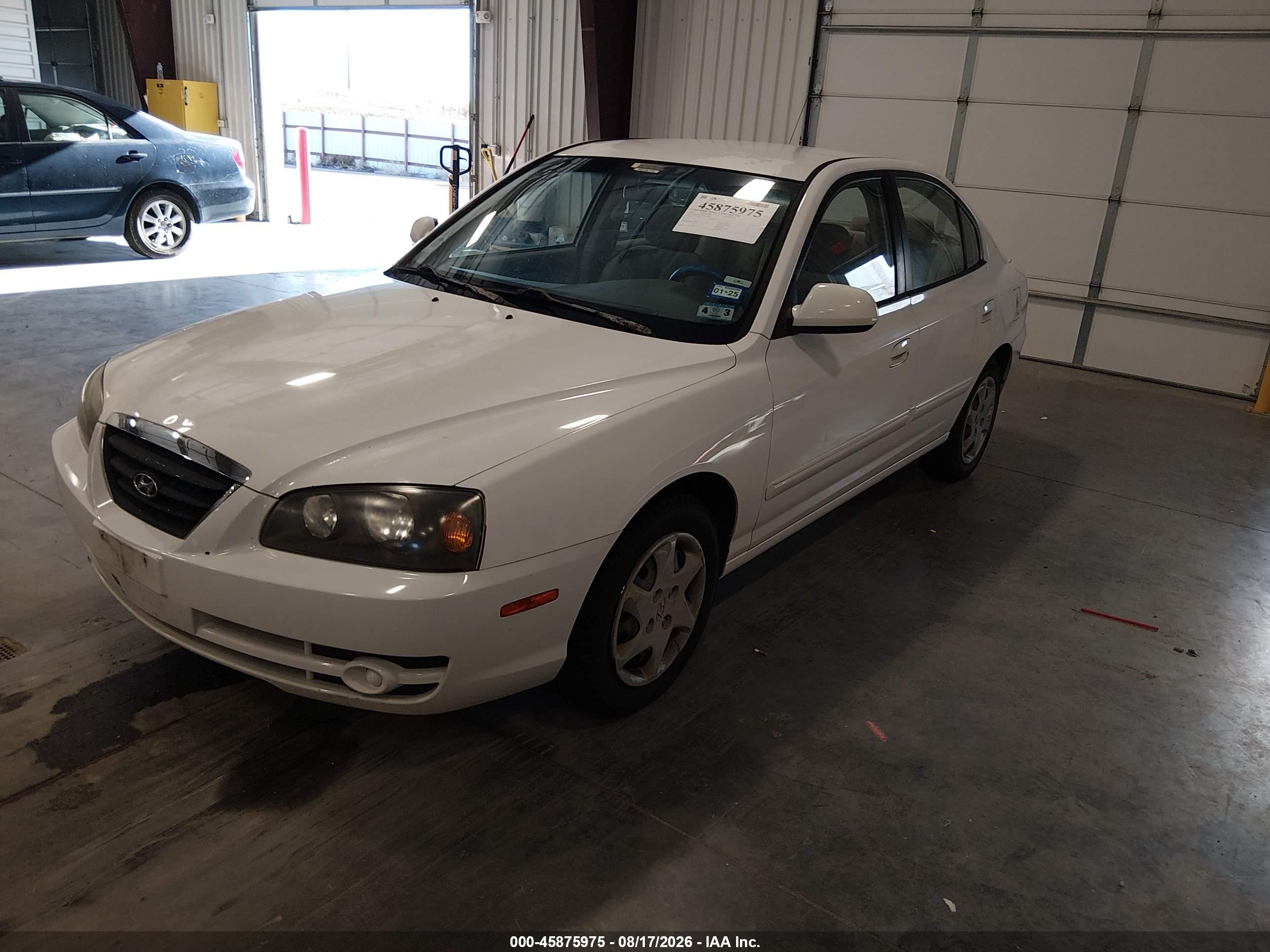 2005 Hyundai Elantra Gls/gt Белый vin: KMHDN46D05U939861