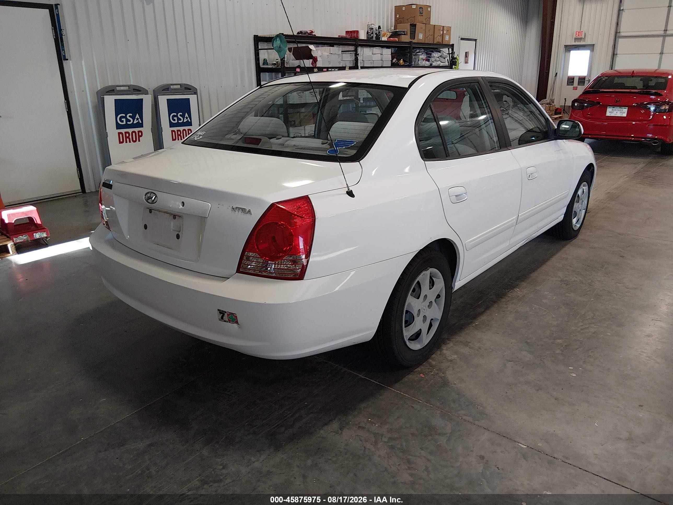 2005 Hyundai Elantra Gls/gt Белый vin: KMHDN46D05U939861