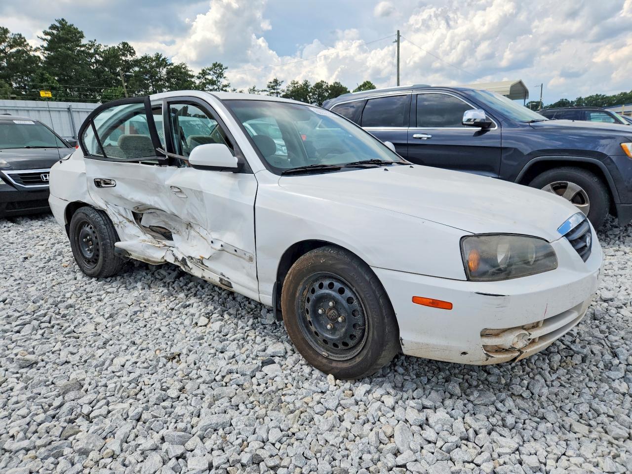 2005 Hyundai Elantra Gls White vin: KMHDN46D05U973377