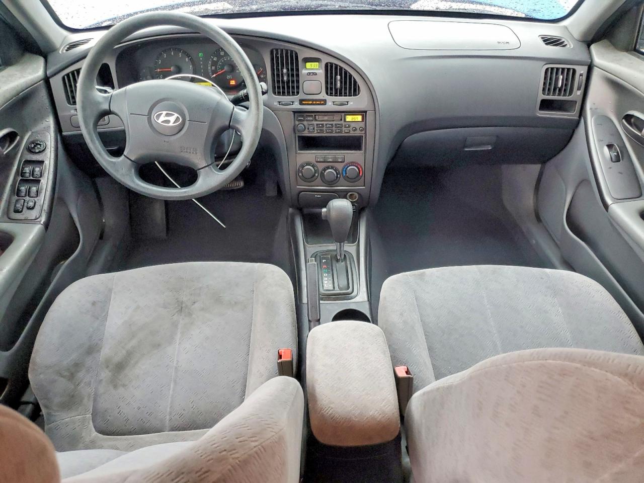 2004 Hyundai Elantra Blue vin: KMHDN46D14U873335